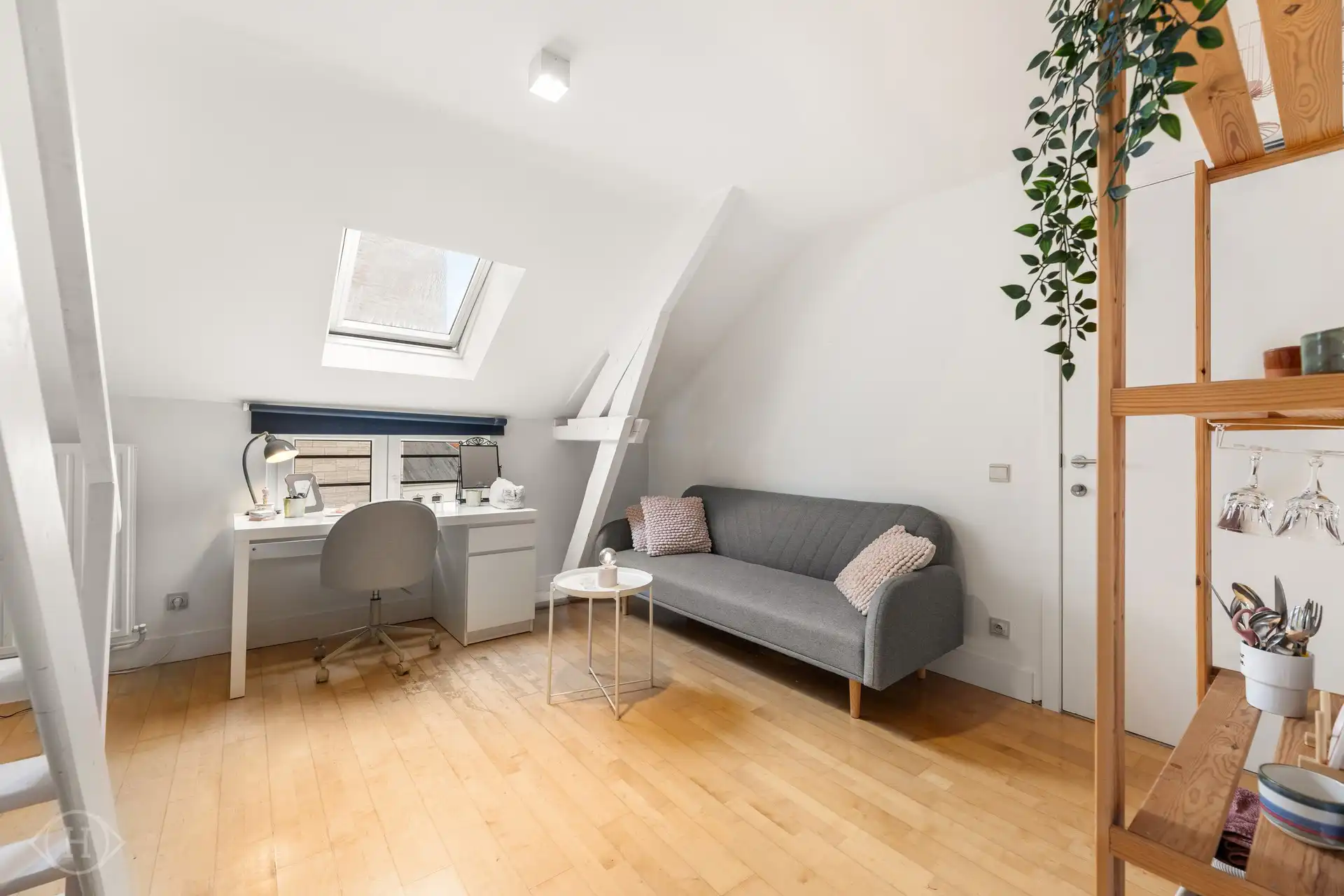 Karaktervol studentenhuis met 9 verhuurde entiteiten foto 21