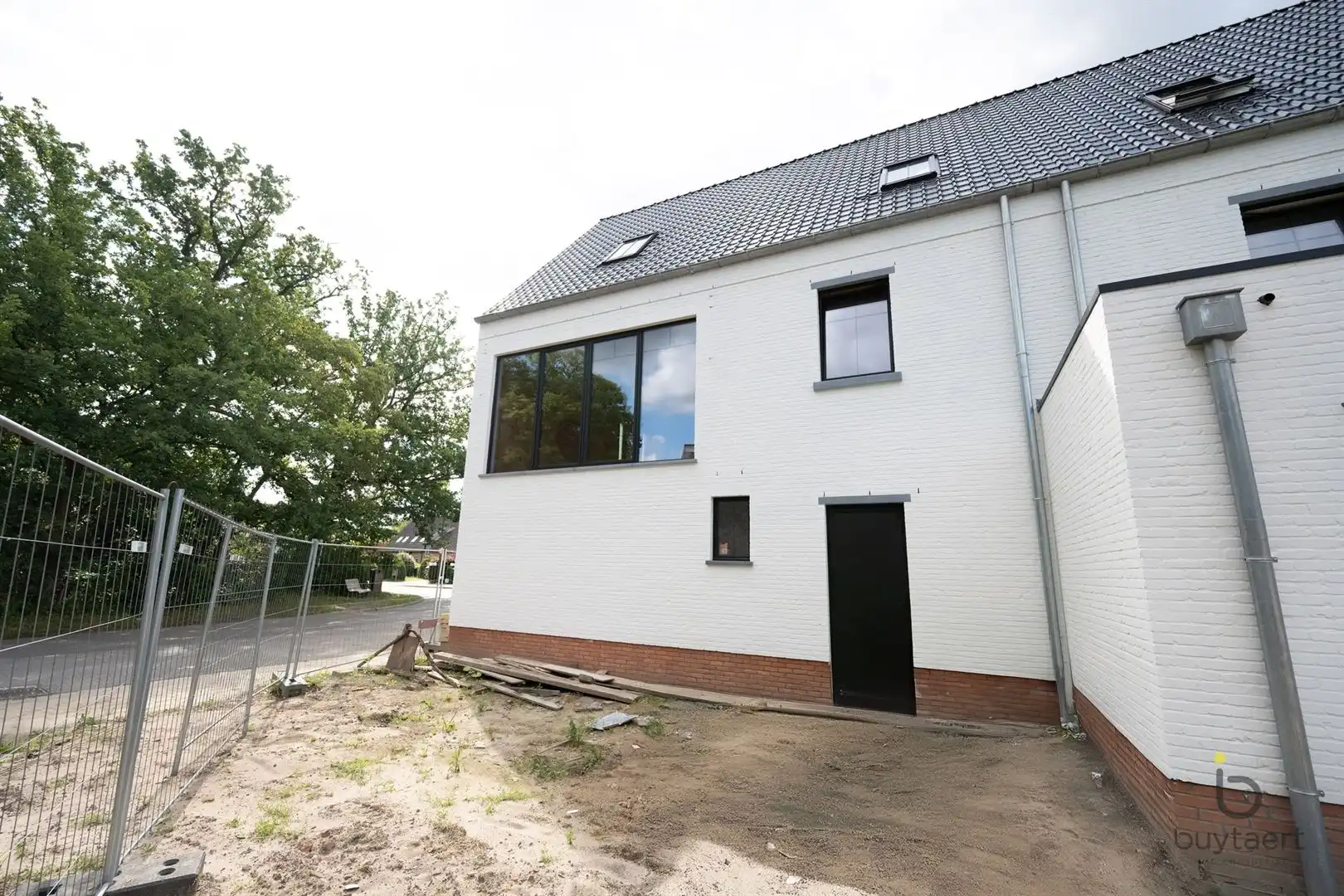 Tijdloze halfopen nieuwbouwwoning BEN-woning, bel-étage, ideaal woon-werk of voor zorgwoning. foto 7