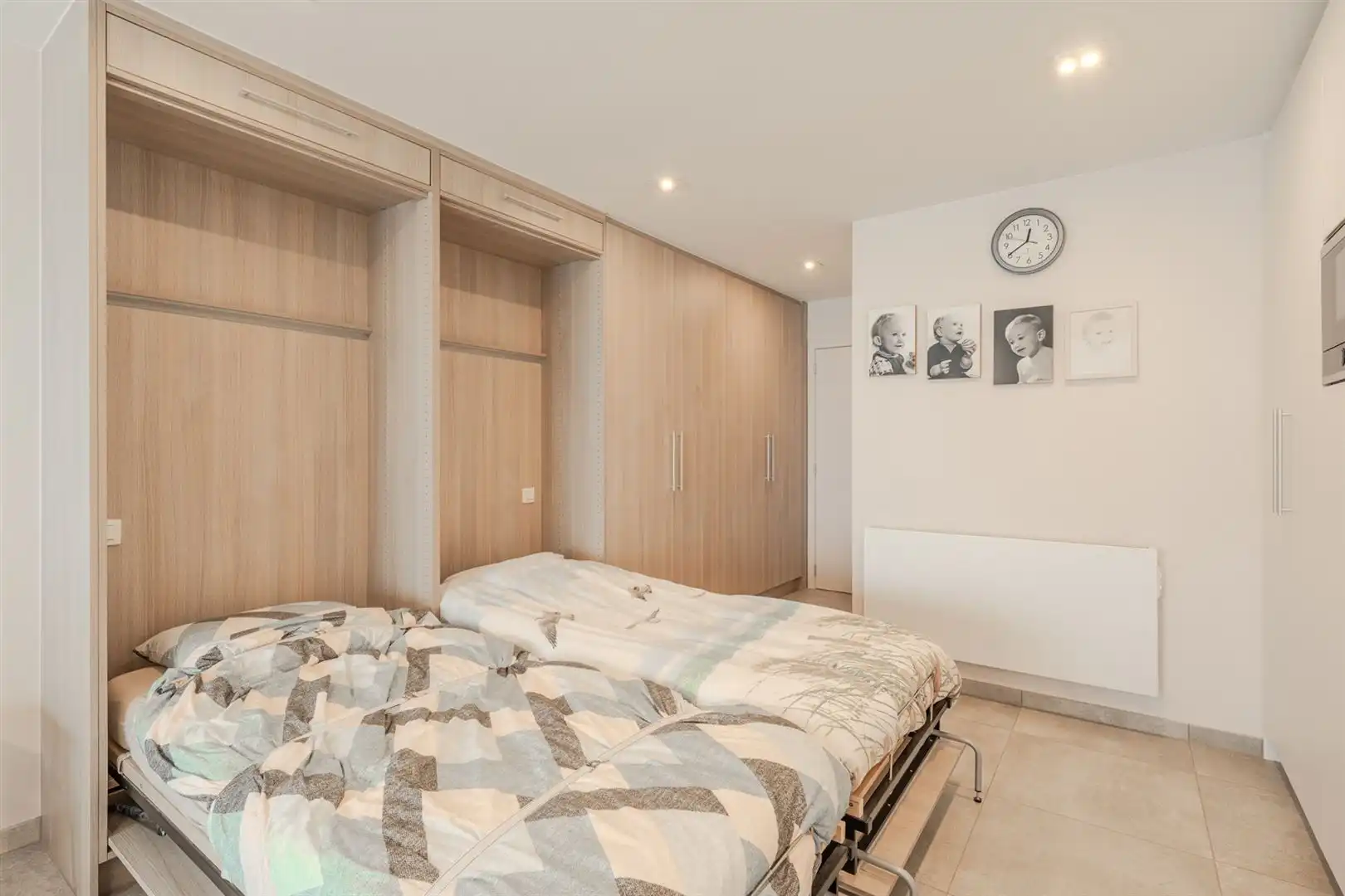 Moderne instapklare studio foto 10