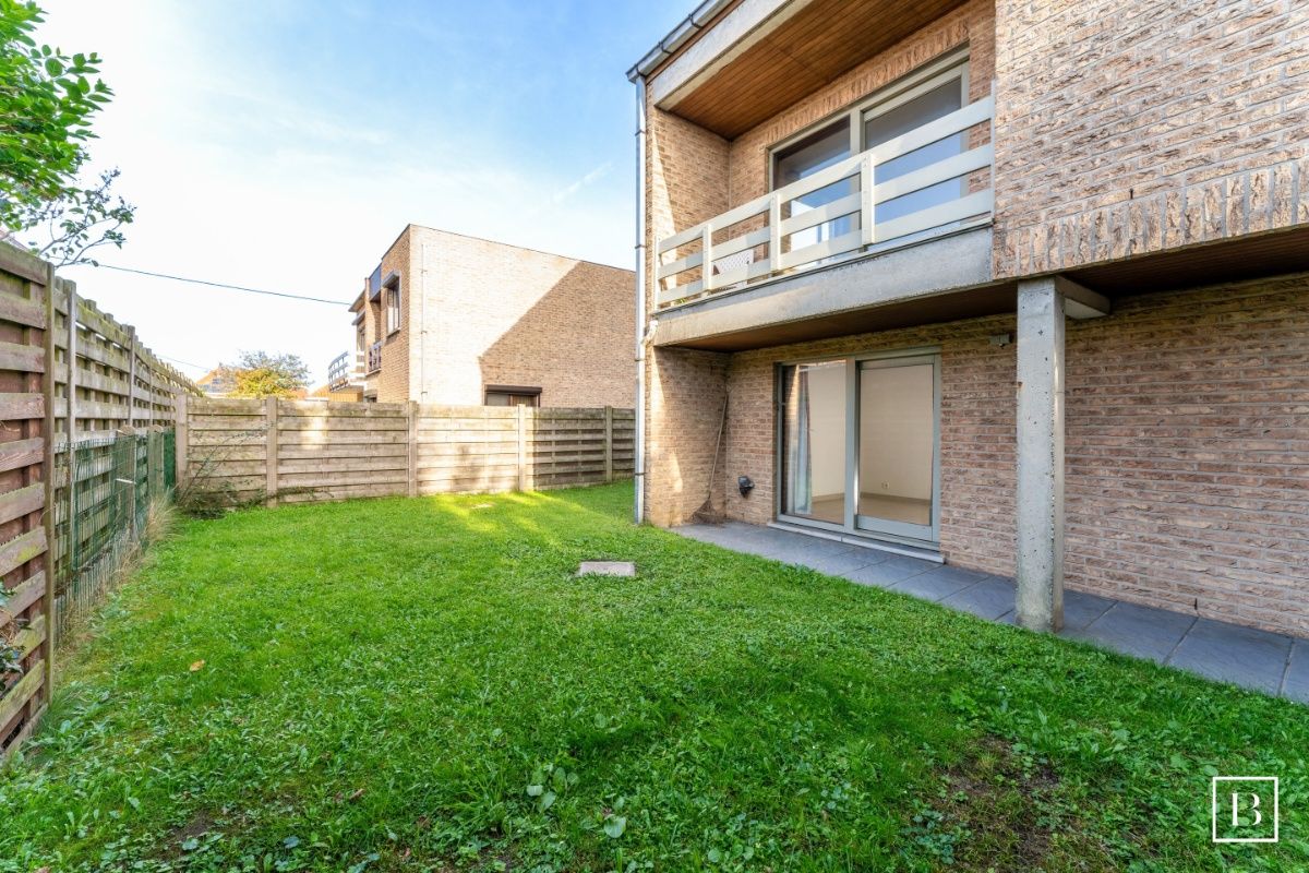 Halfopen, deels gerenoveerde woning op rustige locatie vlak bij zee foto 9