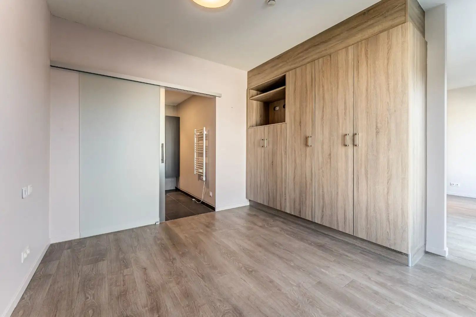  Volledig / modern uitgeruste service flat (nieuwbouw)  in een prachtige groene omgeving. foto 17