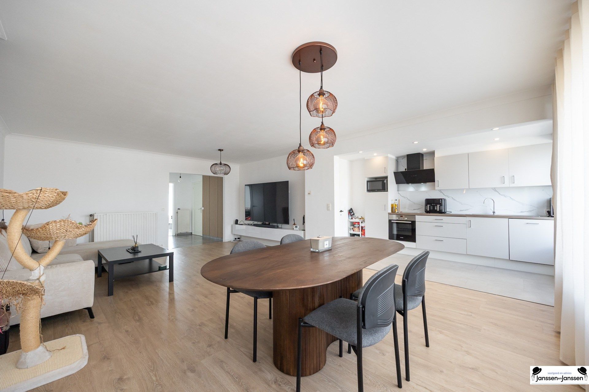 Instapklaar 2-slpk appartement Deurne-Zuid foto 8