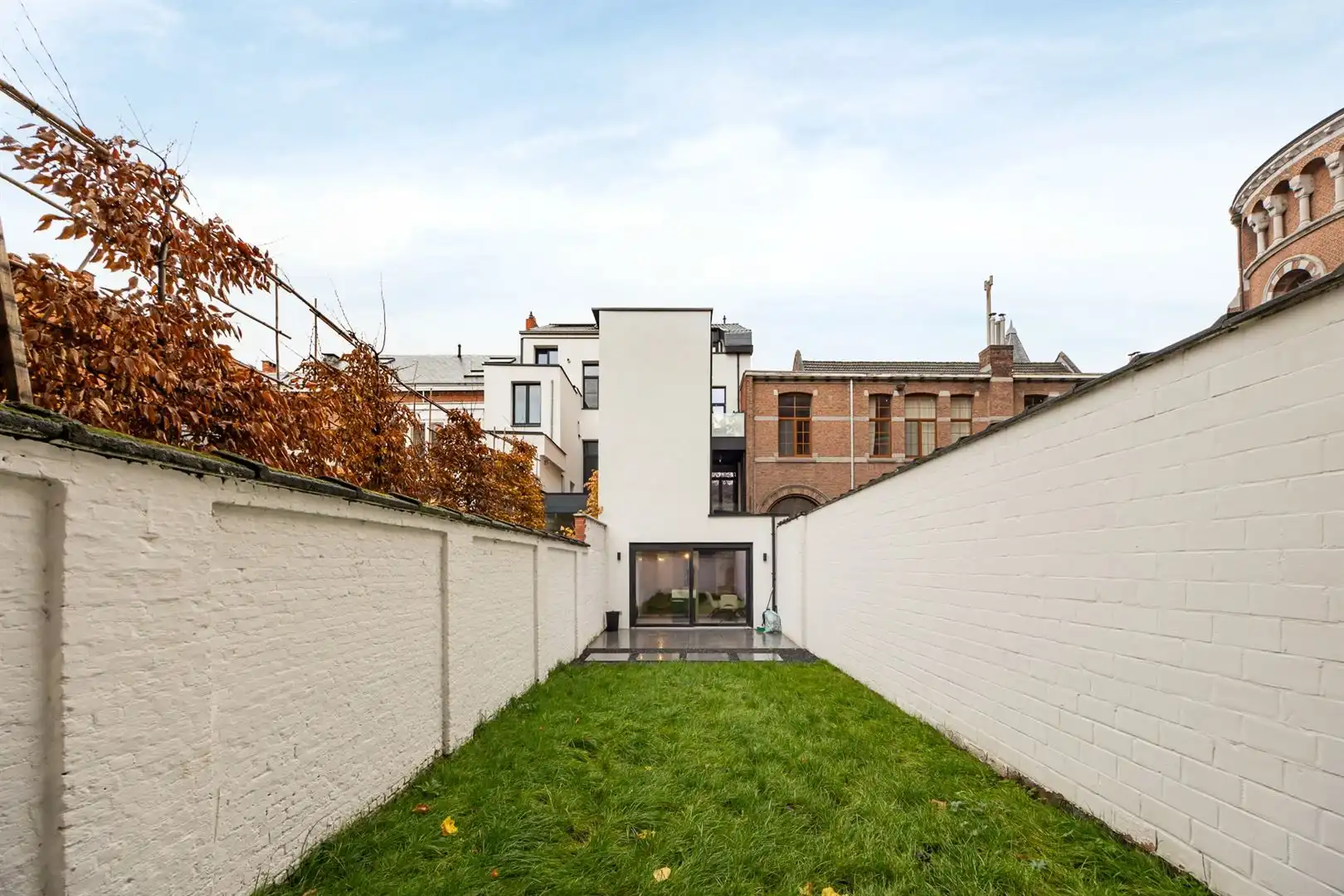 Woning met 2 gerenoveerde appartementen foto 27