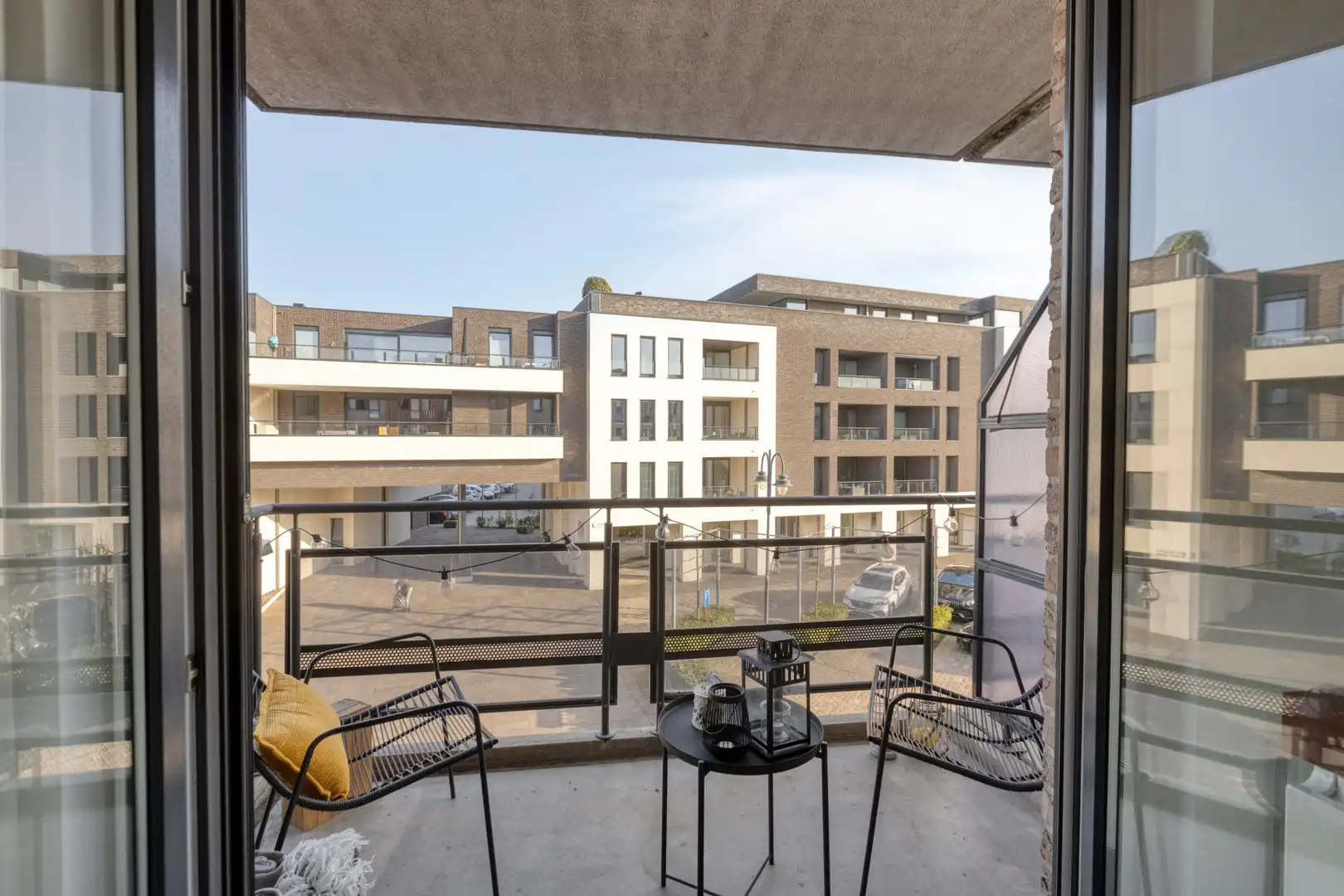 Karaktervol en instapklaar appartement met 2 slaapkamers, terras én garage in het centrum van Zutendaal. foto 30