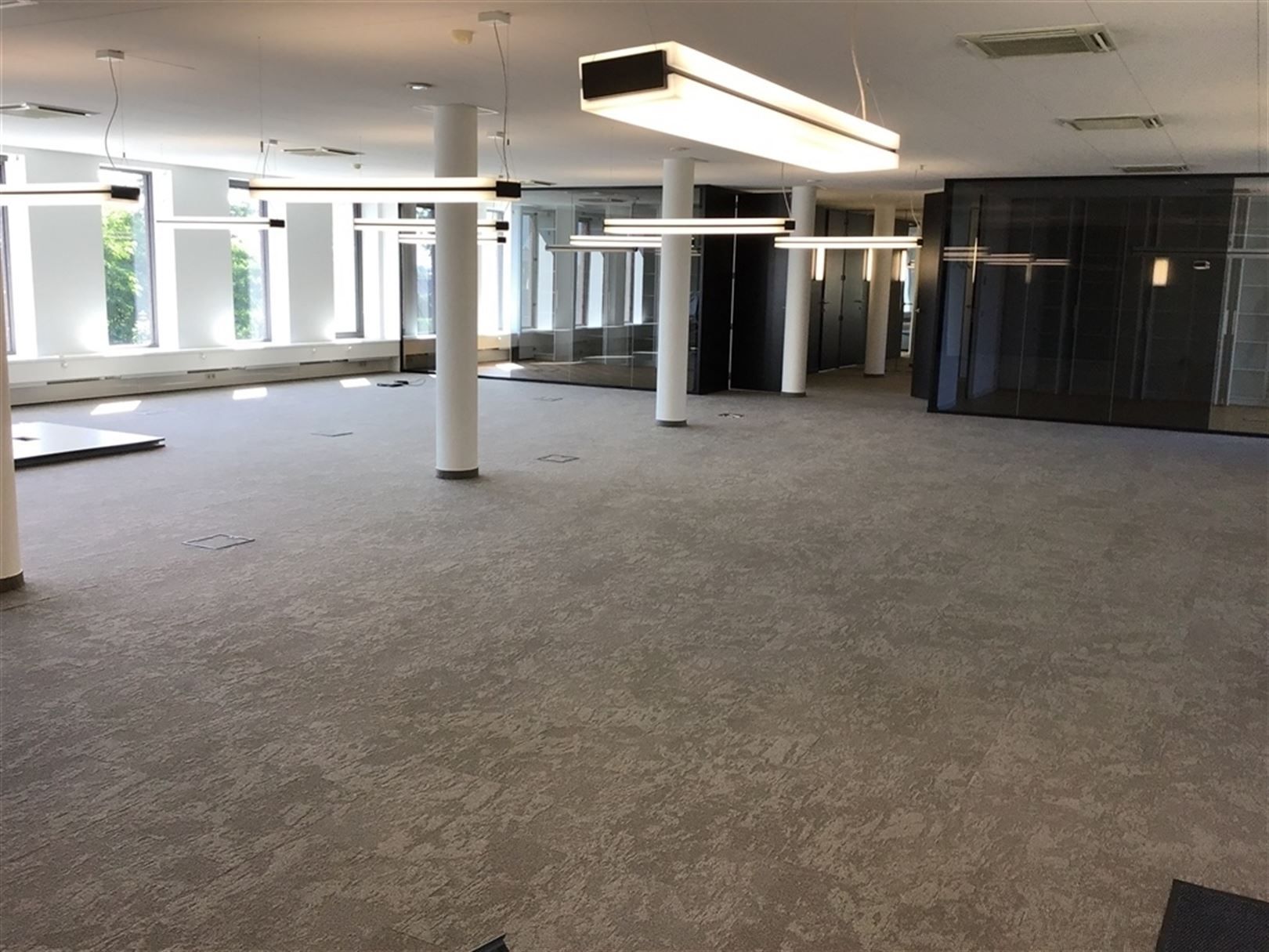 Instapklare kantoren in Zele met ruime parking foto 4
