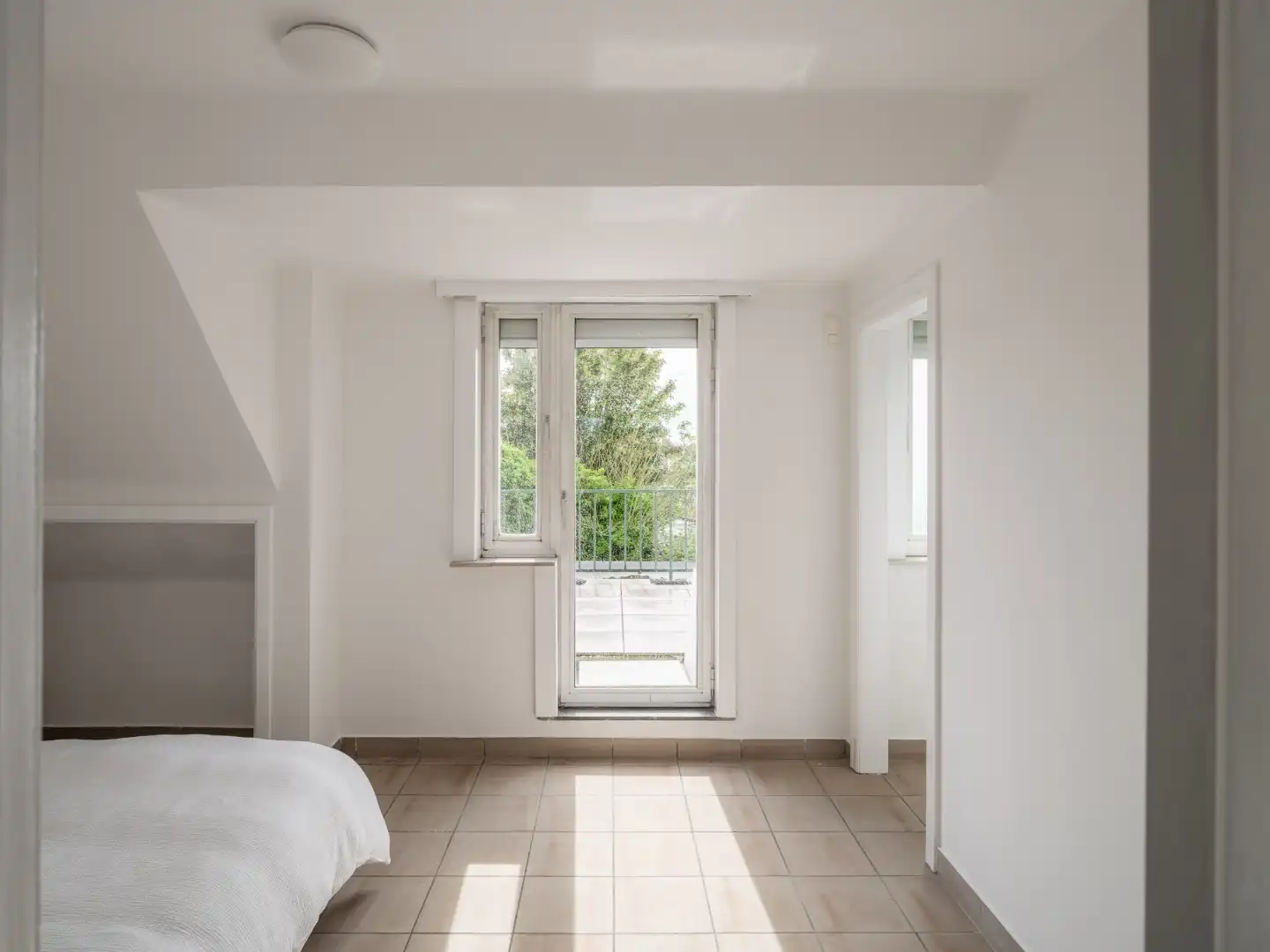 Instapklaar appartement met ruim terras in Wetteren foto 7