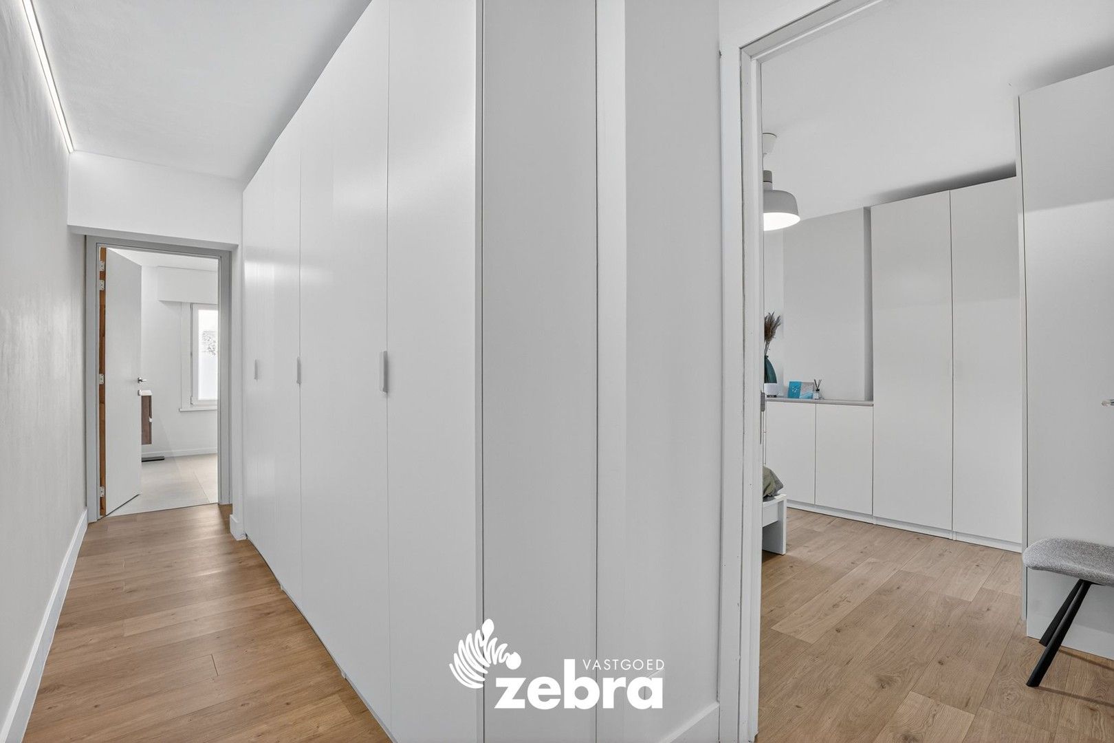 Prachtig gerenoveerde woning in centrum Tielt met garage! foto 15