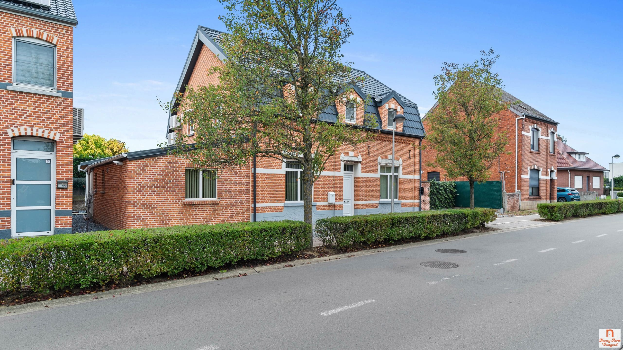 Authentieke woning met moderne toets en hedendaags comfort foto 2