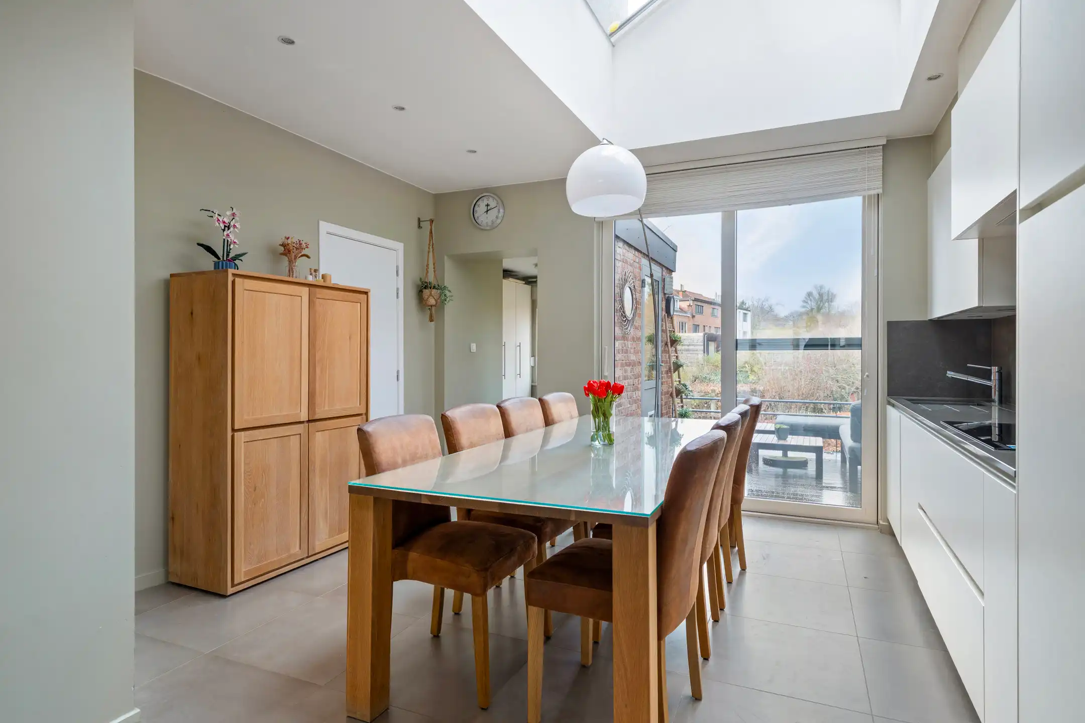 Uitstekend gelegen woning met 4 slaapkamers foto 10