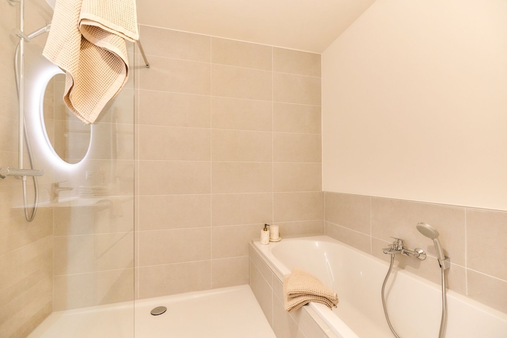Moderne nieuwbouwwoning met 3 slaapkamers foto 13