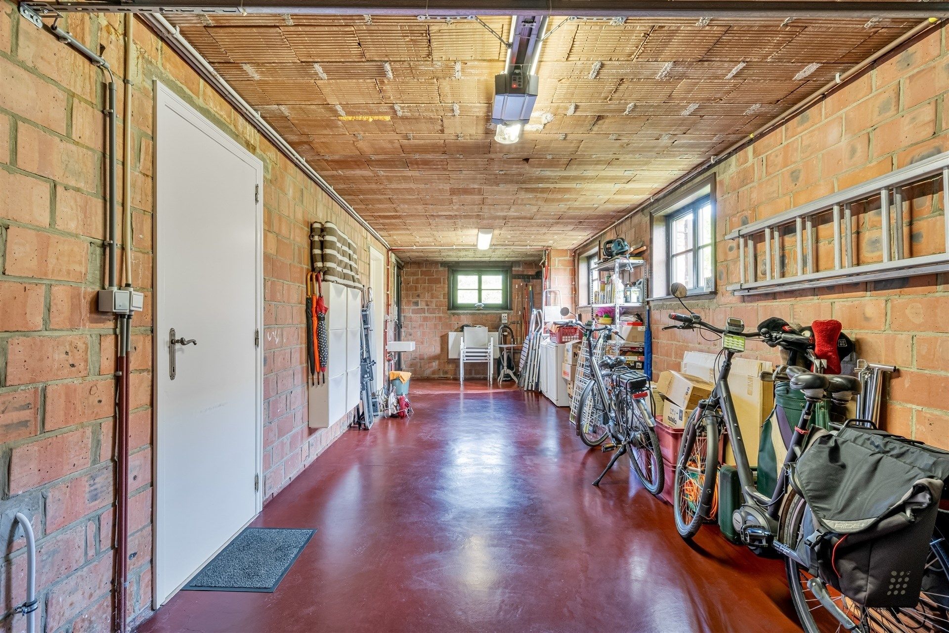 Topper! Instapklare woning in residentiële buurt, met zonnige tuin! foto 24
