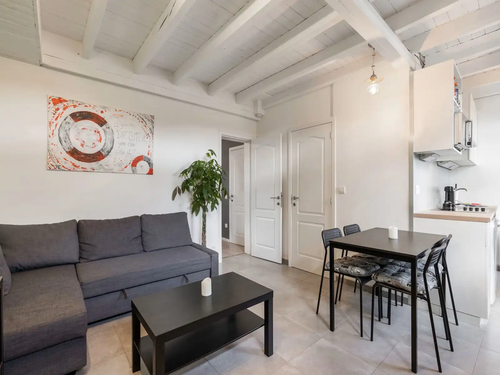 Landelijk gelegen woning met 4/5 slpks, zwembad en tuin foto 15