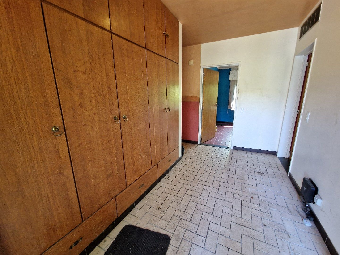 Villa op 10a 75ca in rustige woonwijk te  Schiplaken. foto 11
