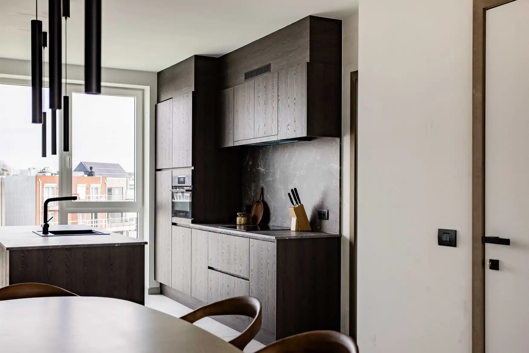 Instapklaar penthouse met terras aan Louisapark in Eeklo foto 7