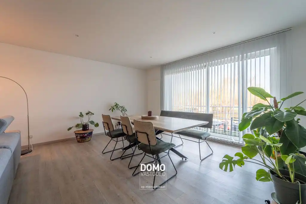 PERFECT GELEGEN RUIM APPARTEMENT IN CENTRUM HASSELT MET 3 SLAAPKAMERS, TERRAS, GARAGE EN EPC B foto 2