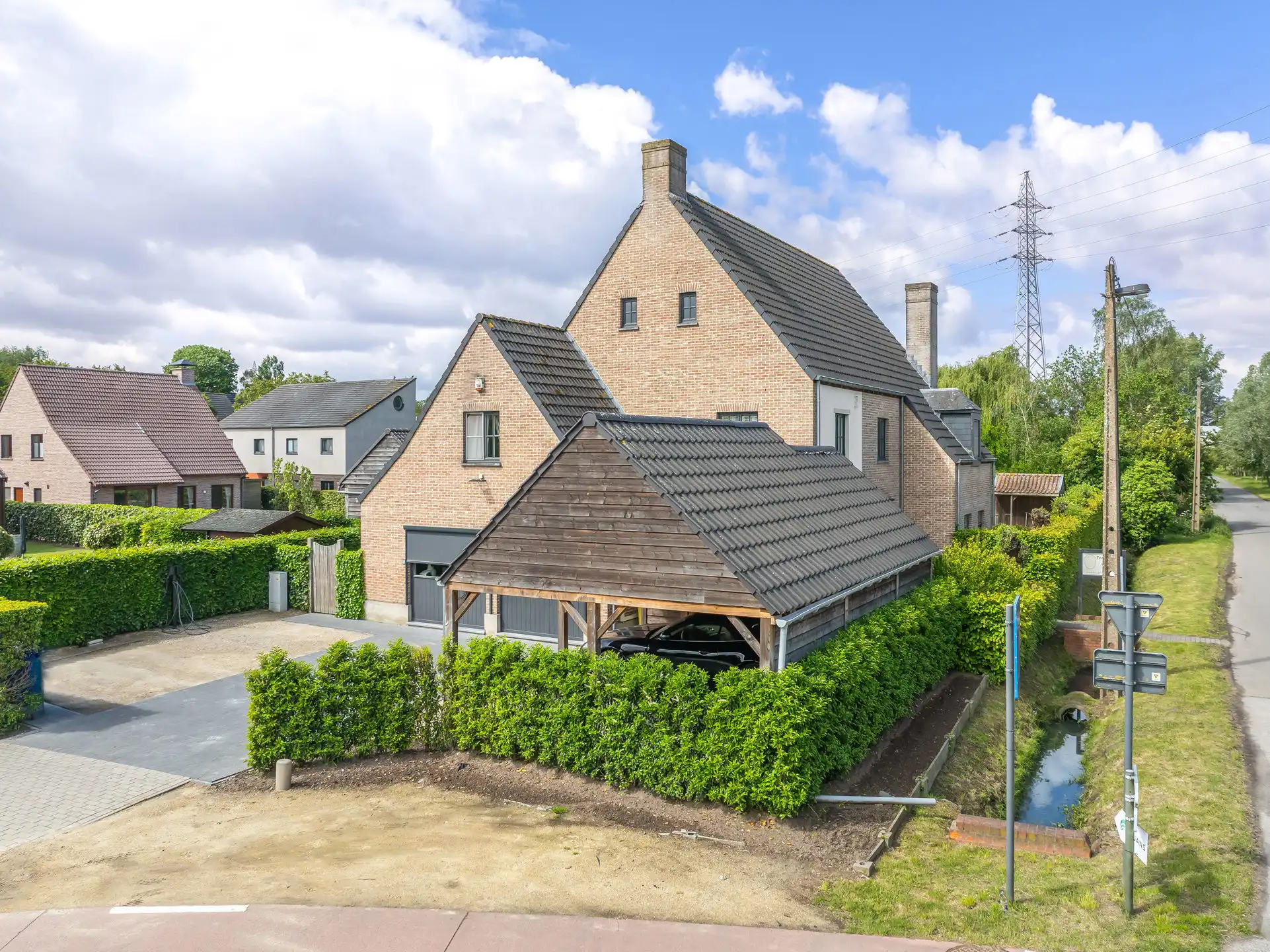 Instapklare villa met praktijkruimte  foto 2