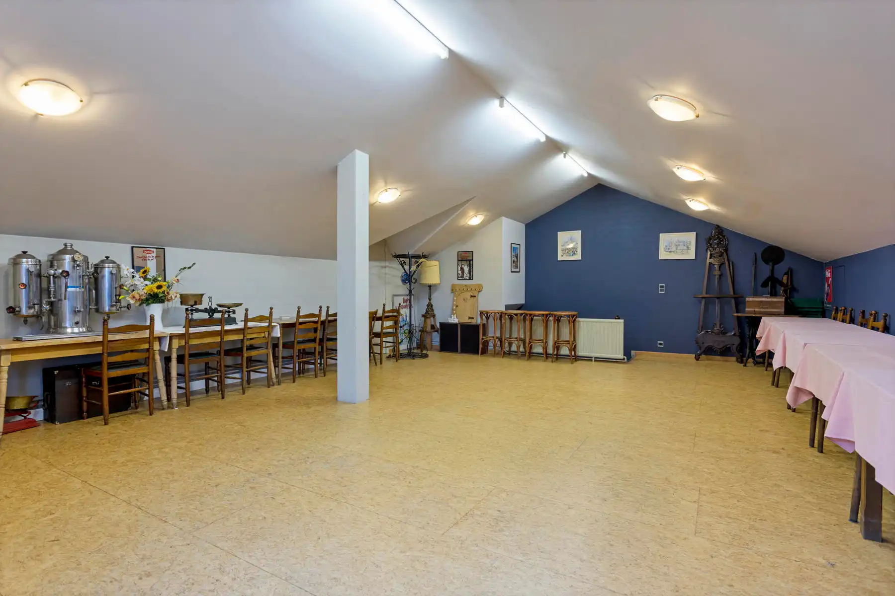 Ruim handelspand + 2 vakantiewoningen. foto 13