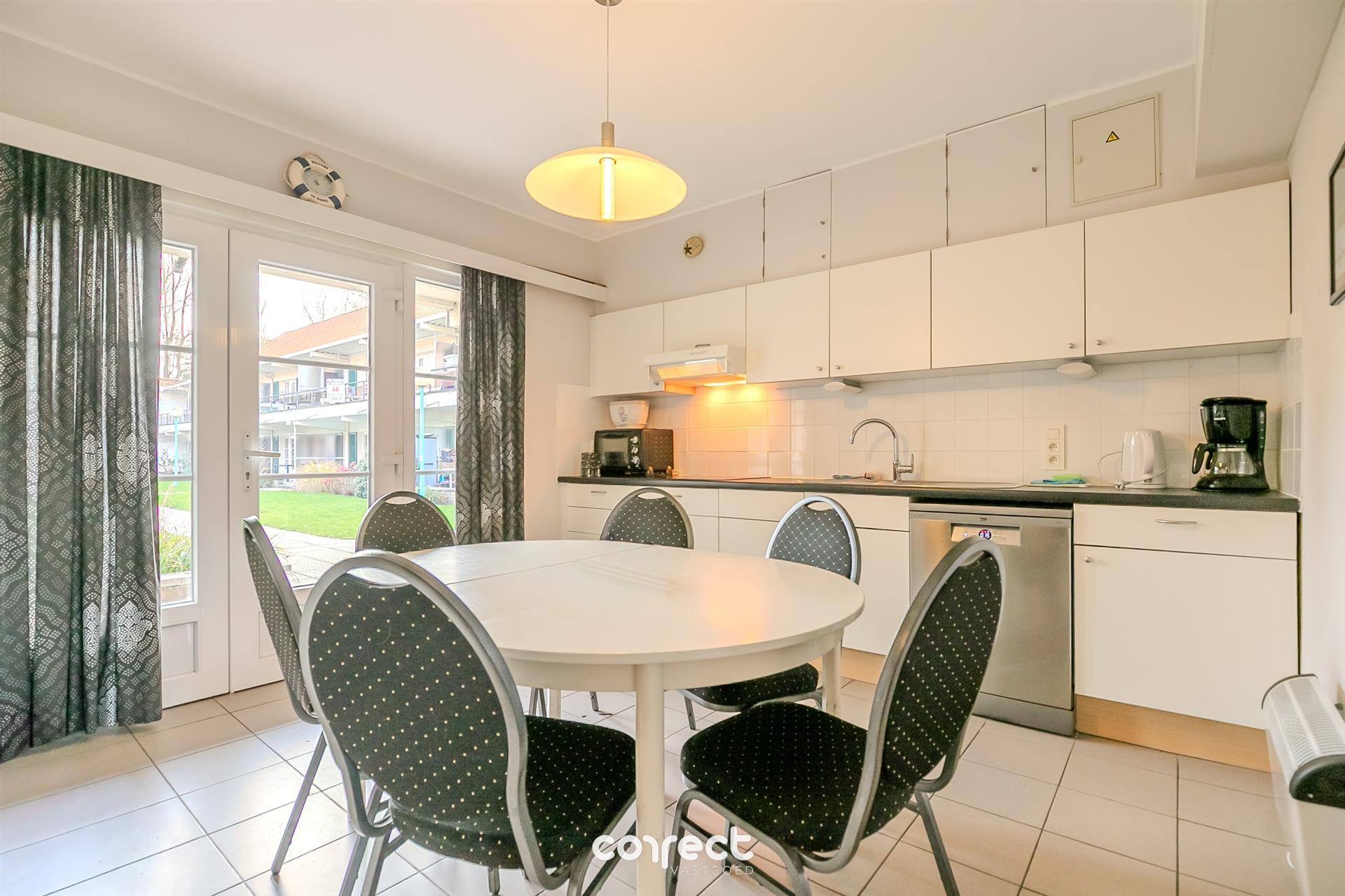 Gelijkvloers 2 slaapkamerappartement. foto 3