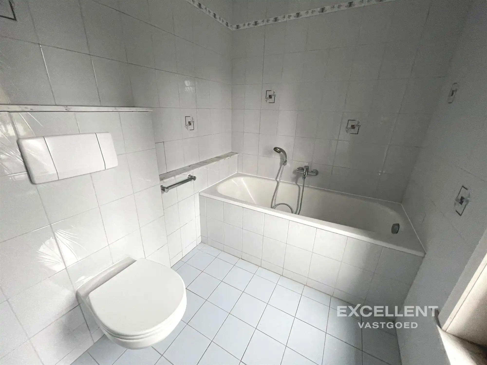 Rustig gelegen halfopen woning te huur Deinze! foto 8