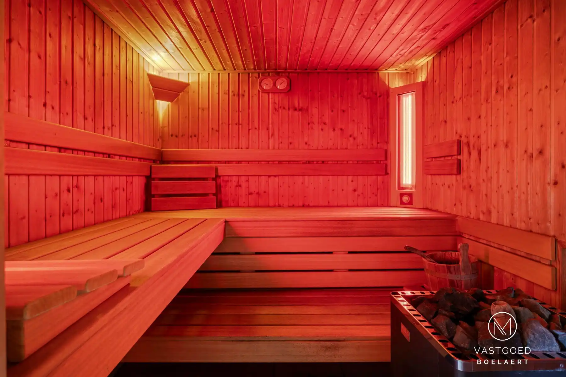 Ruime instapklare villa met sauna en dubbele garage. foto 31