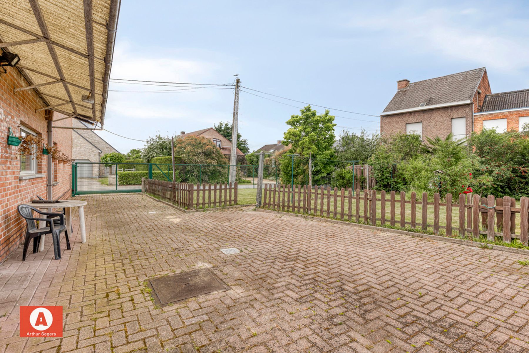 Te renoveren half-open bebouwing op gunstige ligging foto 18