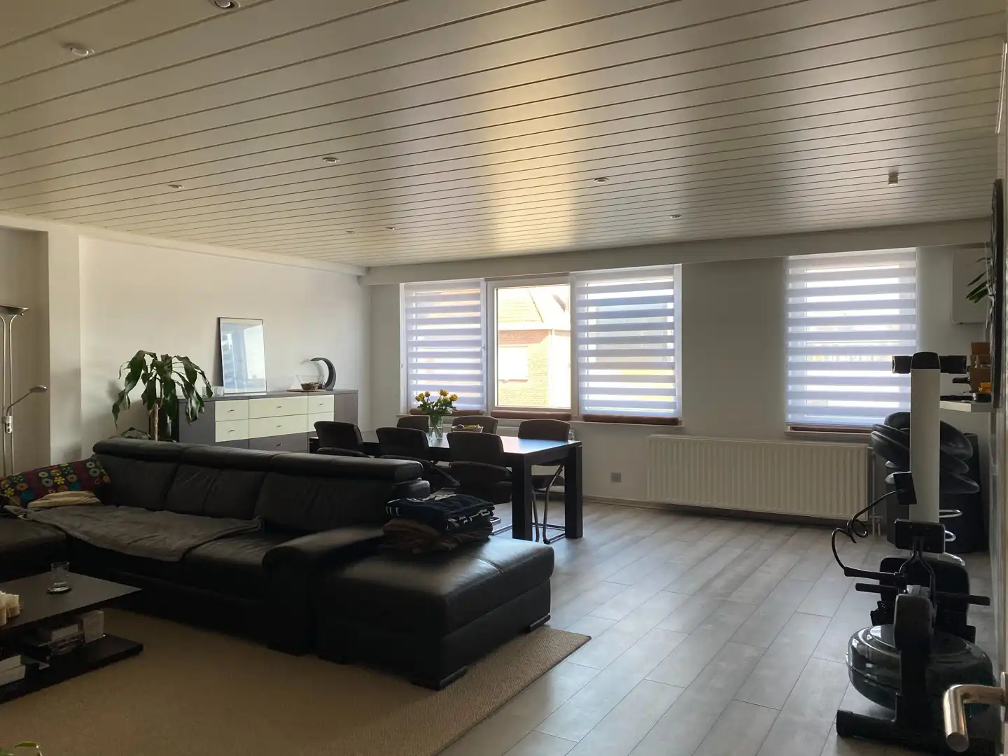 Instapklaar 2-slaapkamer appartement met dakterras foto {{pictureIndex}}