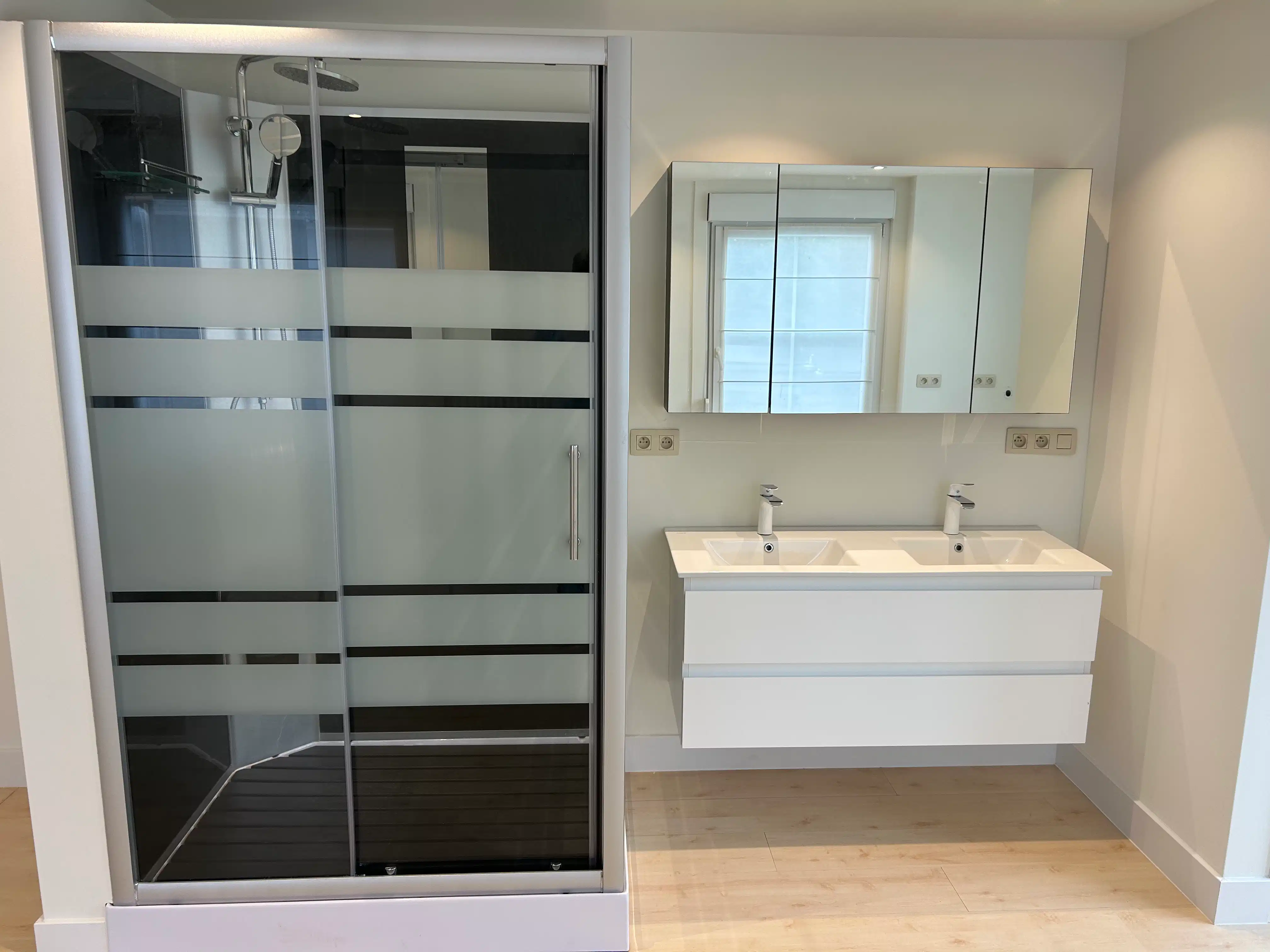 Volledig vernieuwde woning met 3 slaapkamers en tuintje. foto 12