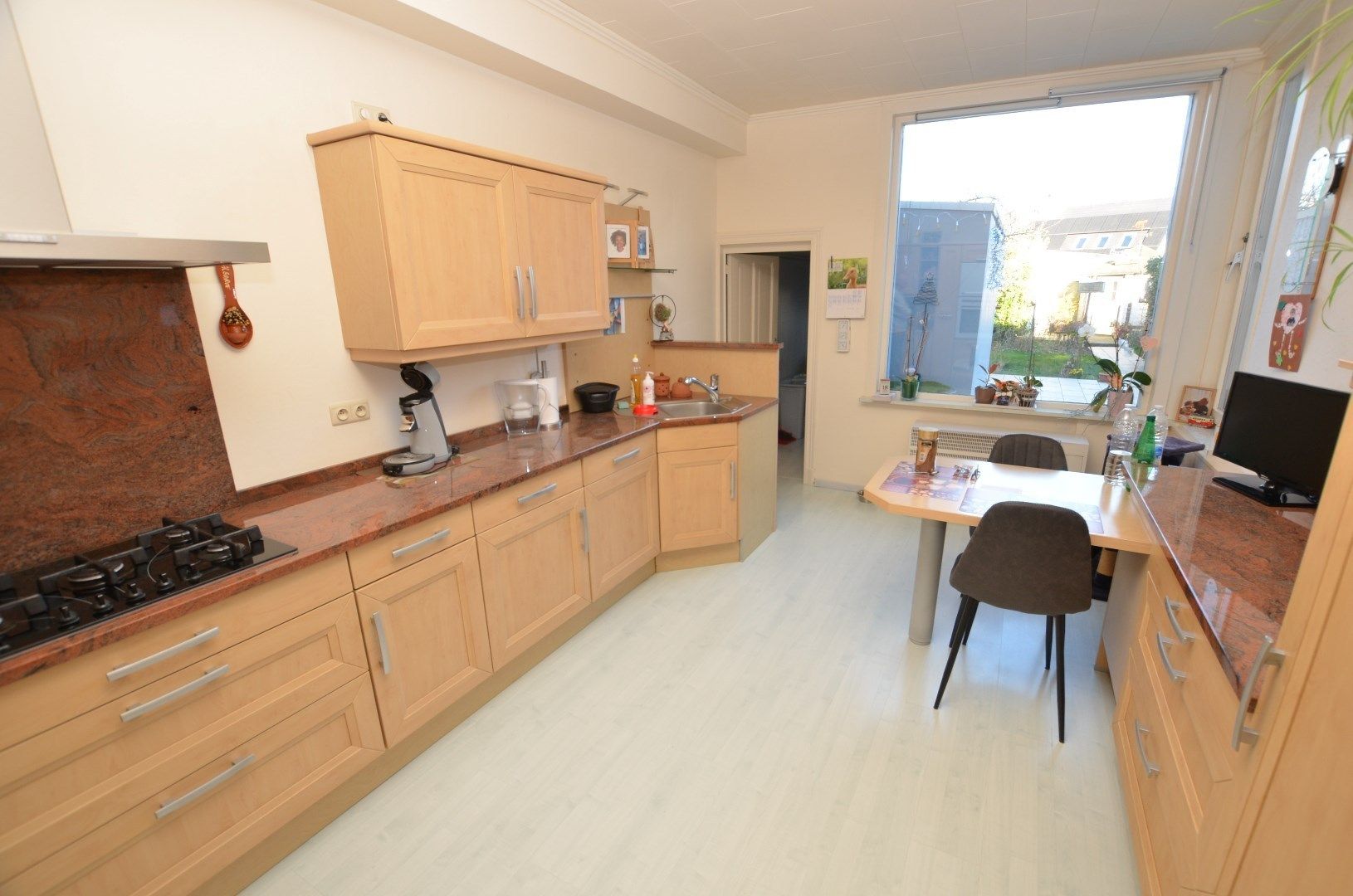 Ruim woonhuis met garage en zonnige tuin foto 7