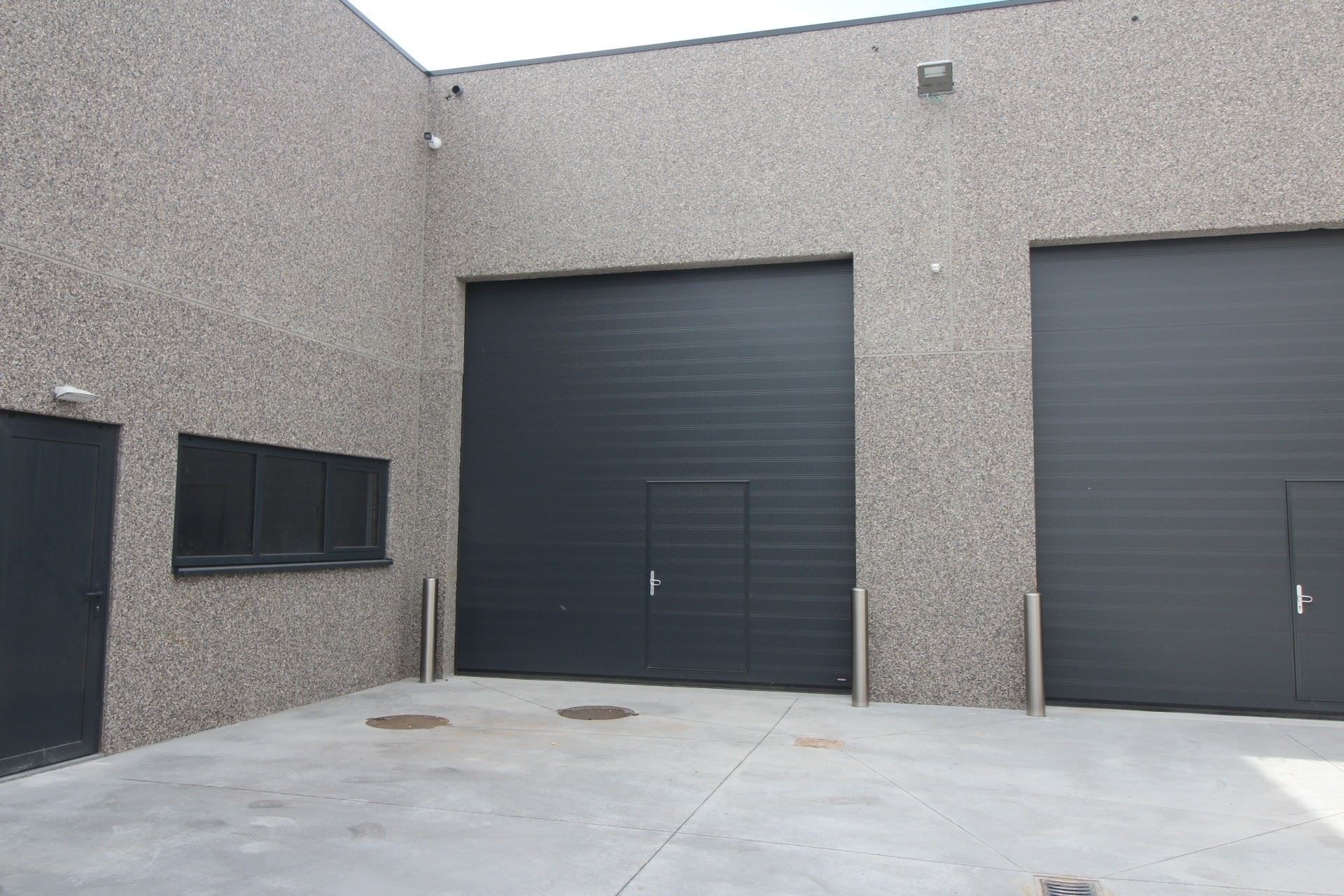 Unit, nieuwbouw, te huur voor opslag of productie. foto 2