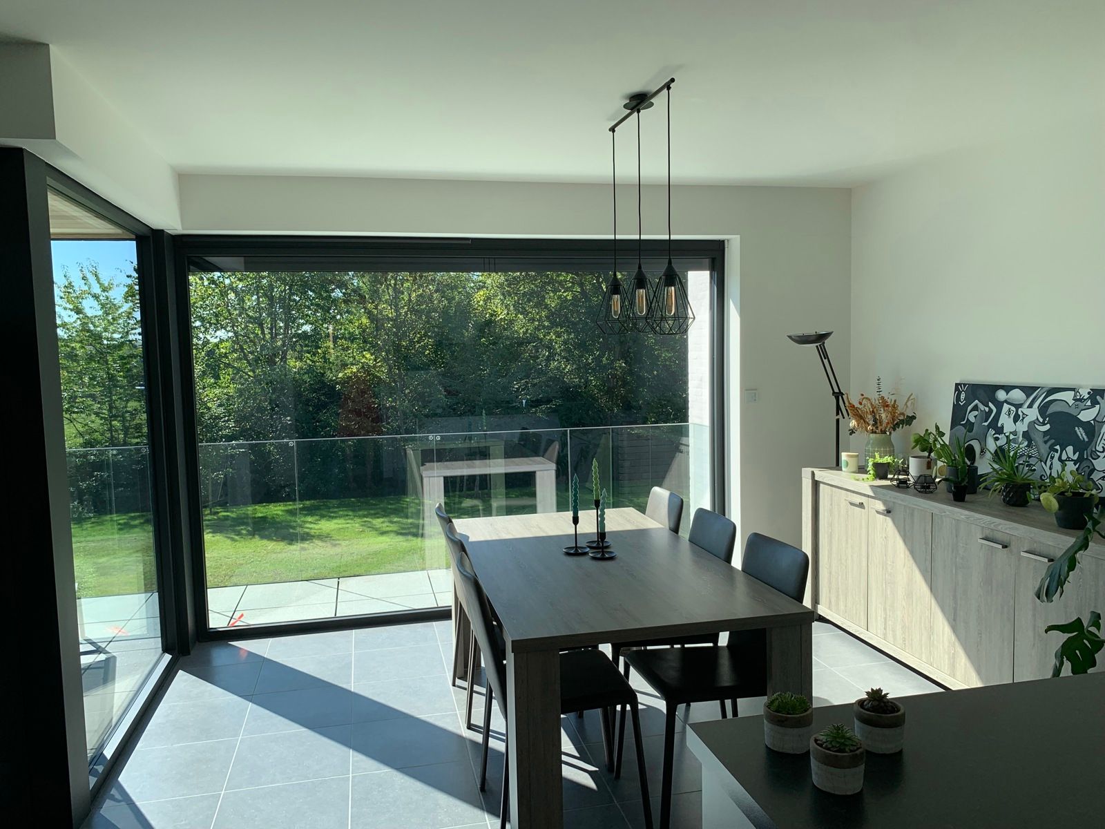 Appartement met 2 autostaanplaatsen! foto 2