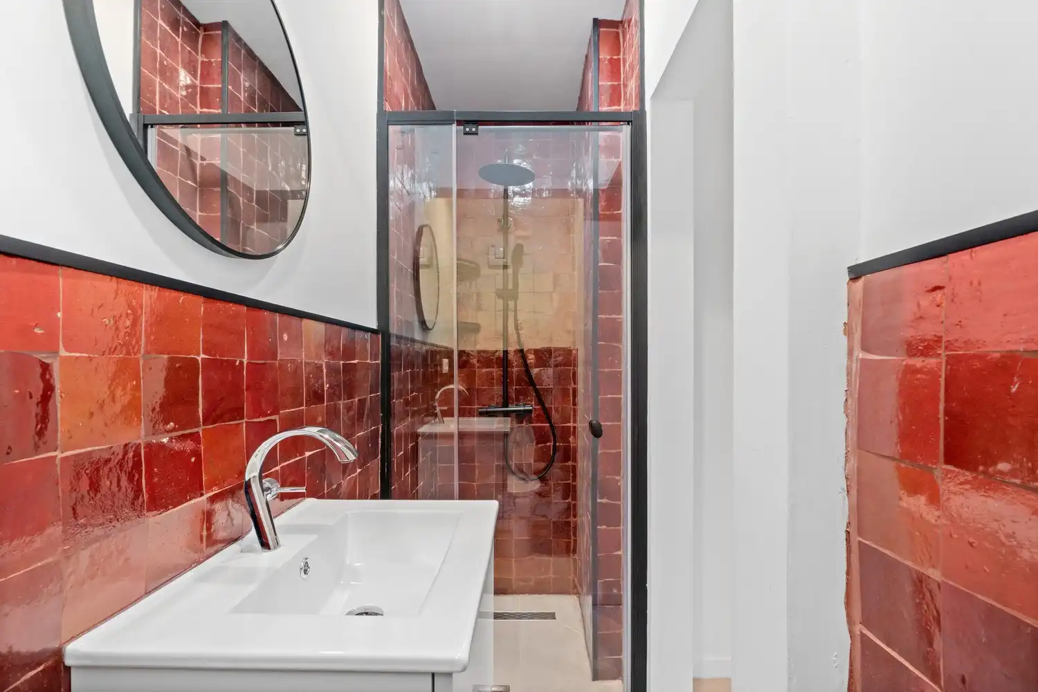 Volledig gerenoveerd gelijkvloersappartement met privatieve koer op topligging tussen het Brugmannplein en het Kasteleinsplein foto 9