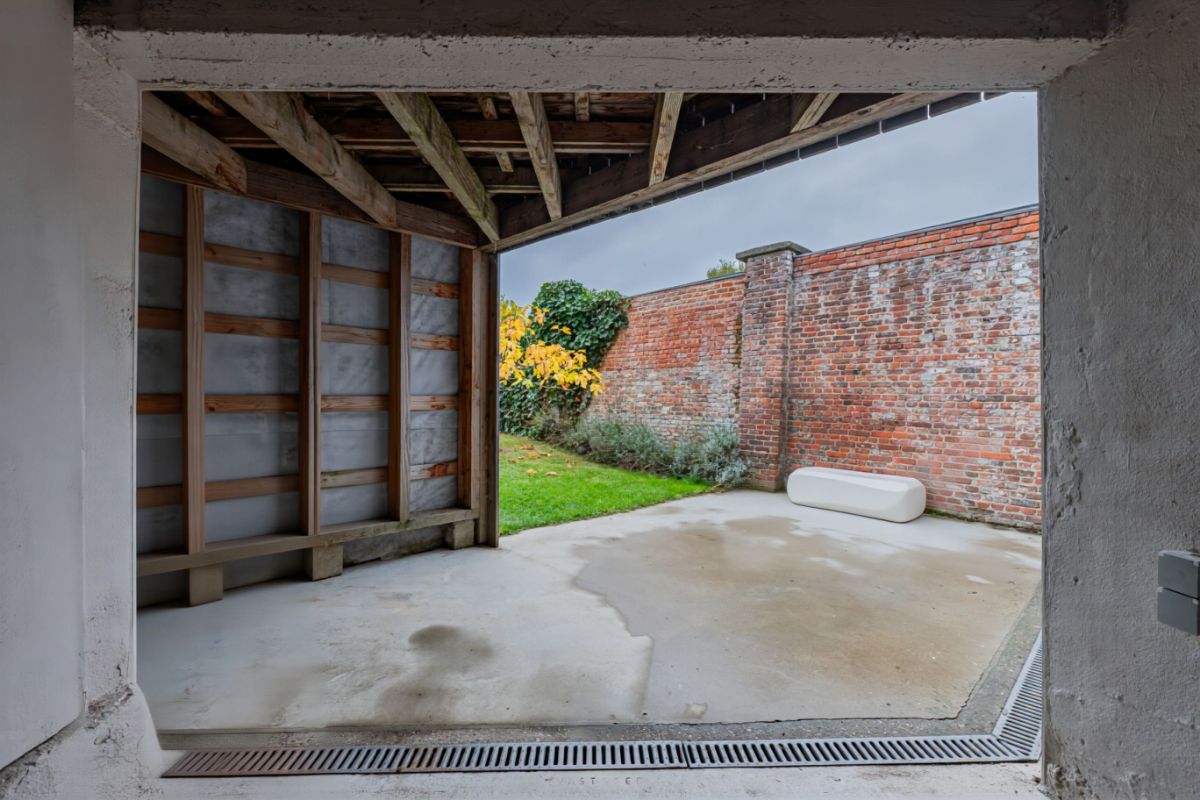 Karakterwoning aan de rand van Dendermonde centrum foto 22