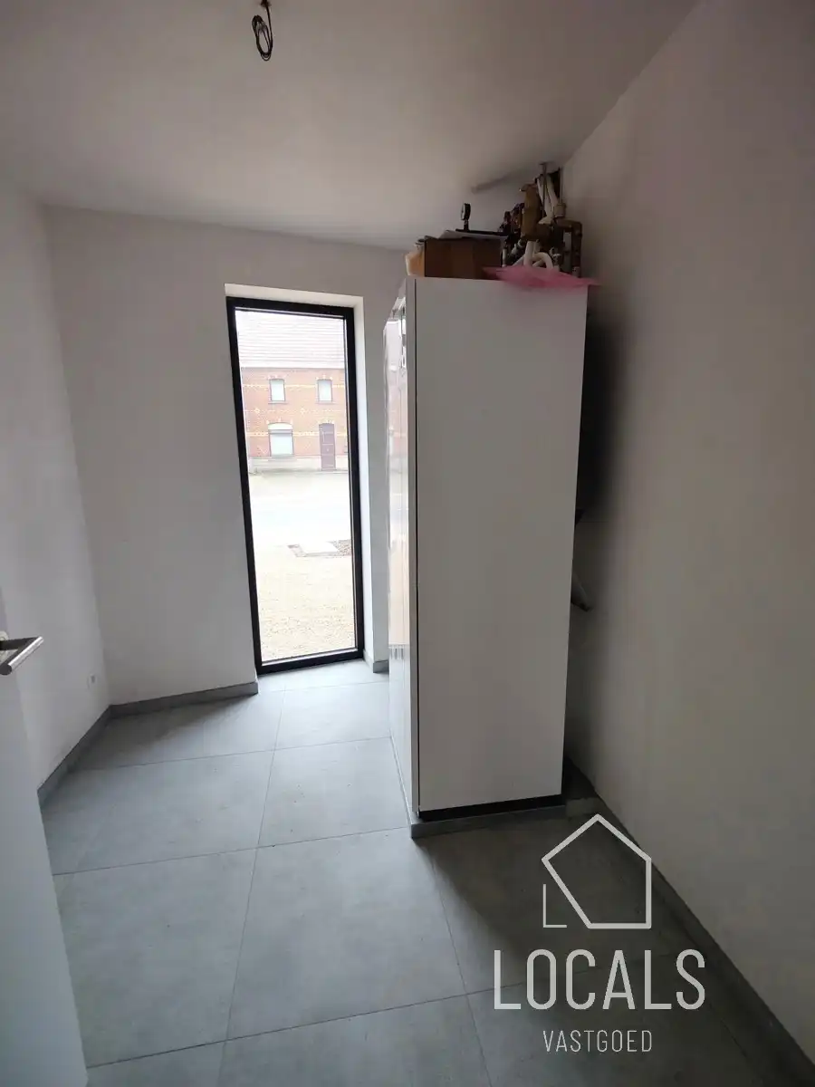 Ruime woonst met 4 slaapkamers, 2 badkamers en tuin foto 7