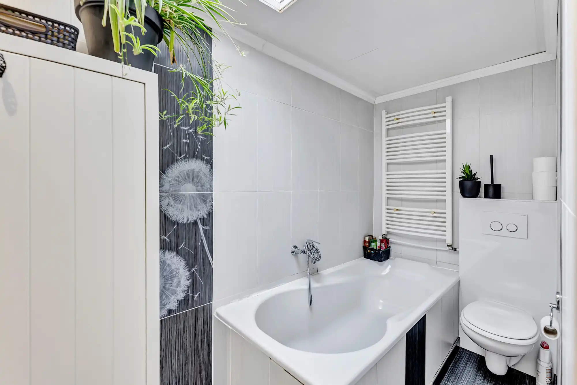 Instapklare woning met ruime garage op groene locatie foto 15