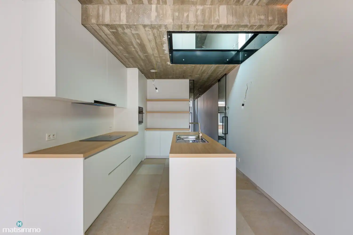 VOLLEDIG VERNIEUWDE TUSSENWONING (EPC A) MET 3 SLAAPKAMERS, BETONKELDER EN TUIN IN STADSCENTRUM BILZEN foto 6