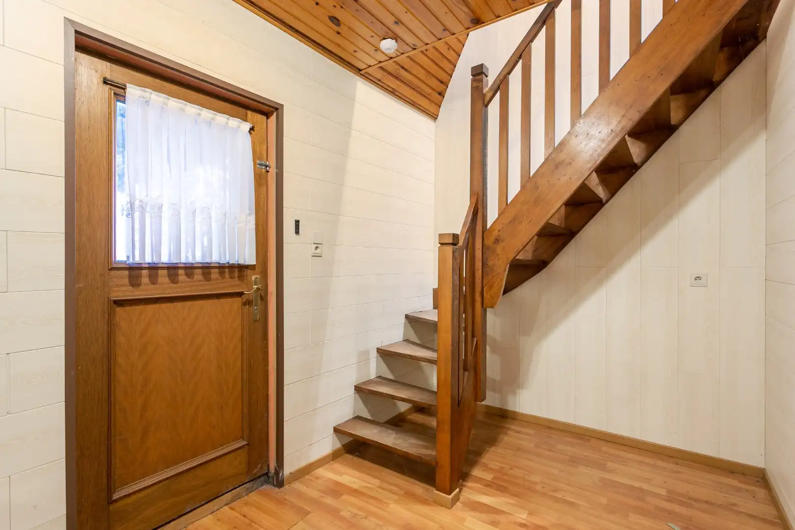 Te renoveren fermette met 3 slpk, bijgebouw en garage en mogelijkheid tot uitbreiding (bouwgrond) foto 15