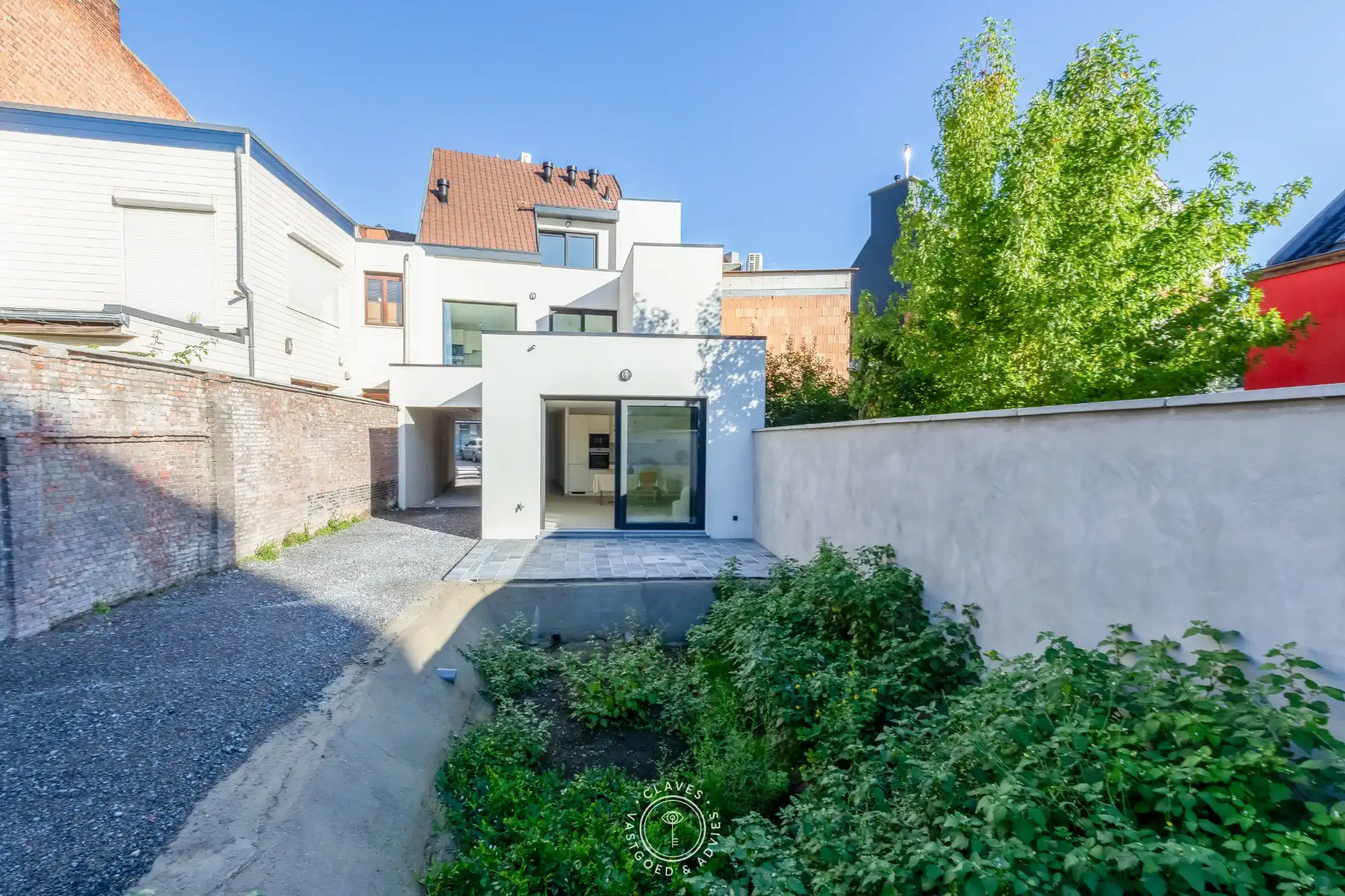 Ingrijpende energetische renovatie: gelijkvloers appartement met een zonnig terras aan 2% foto 13