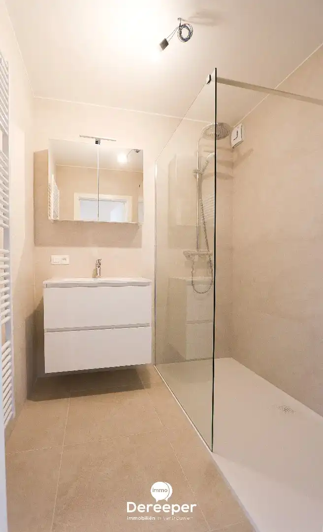 Prachtig gerenoveerd appartement op toplocatie in Assebroek foto 6