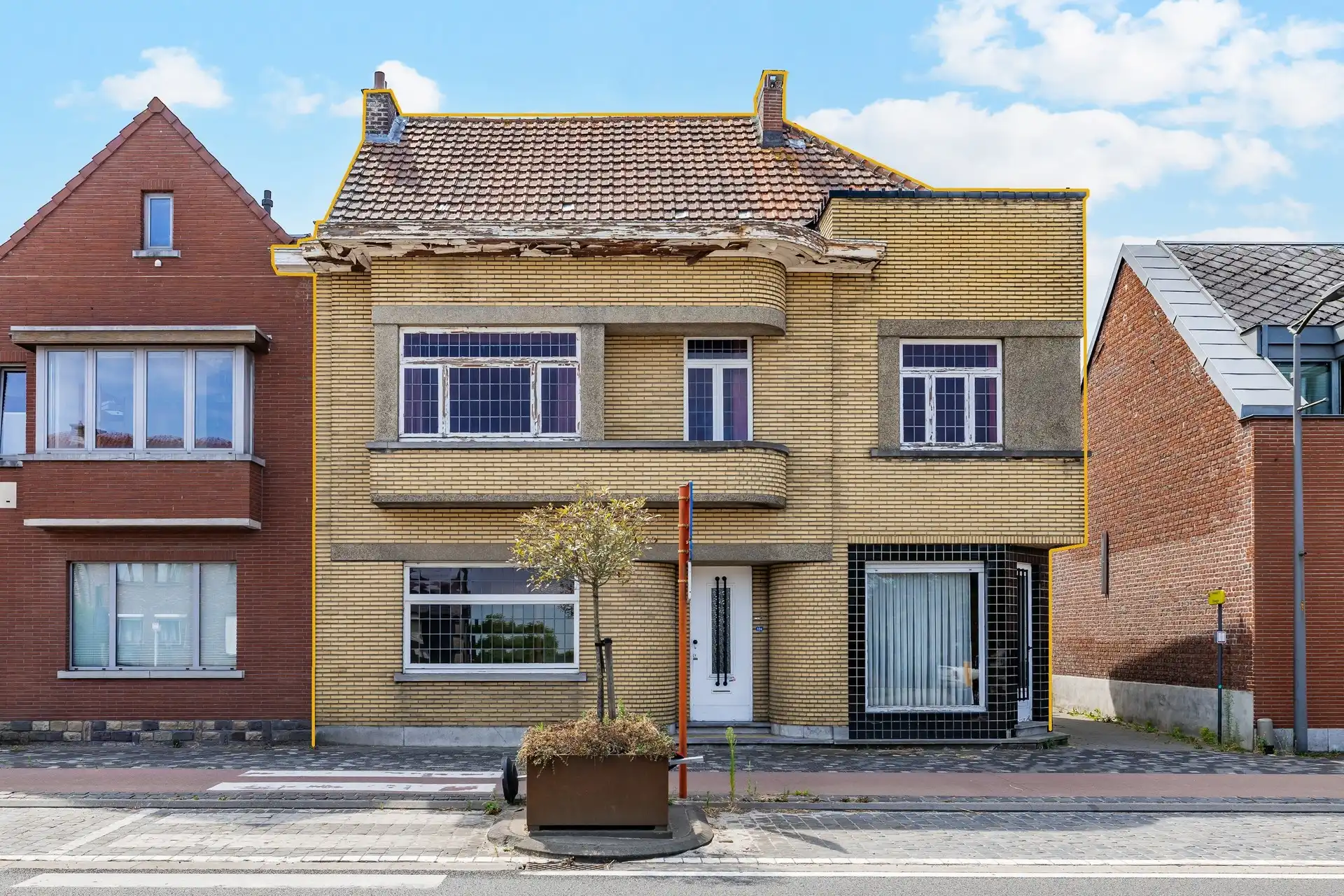 Te renoveren multifunctioneel pand op uiterst commerciële ligging te Affligem foto 2