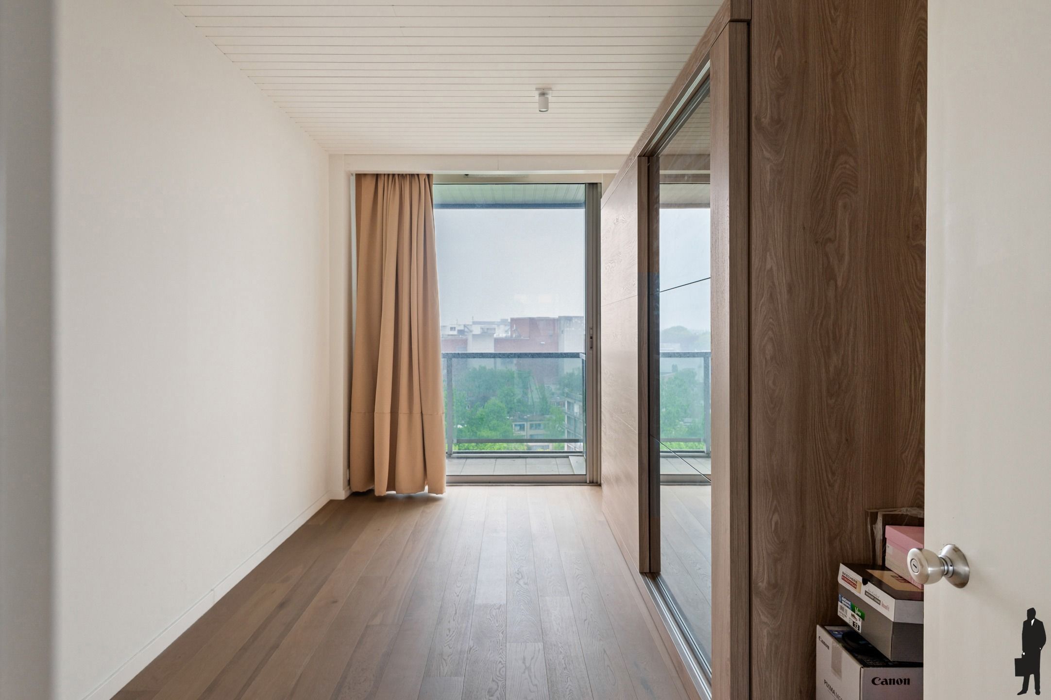 Ruim en licht appartement met twee terrassen foto 18