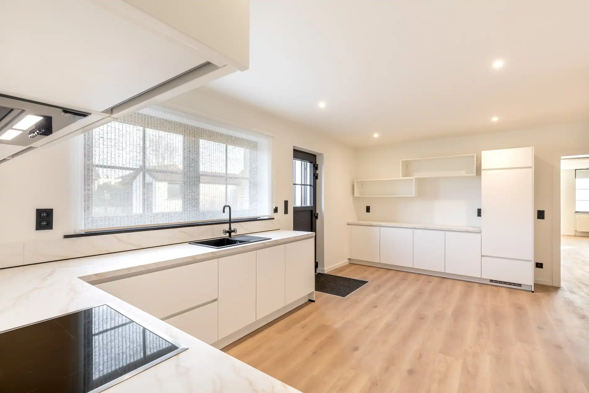 Prachtig gerenoveerde woning te Linden! foto {{pictureIndex}}