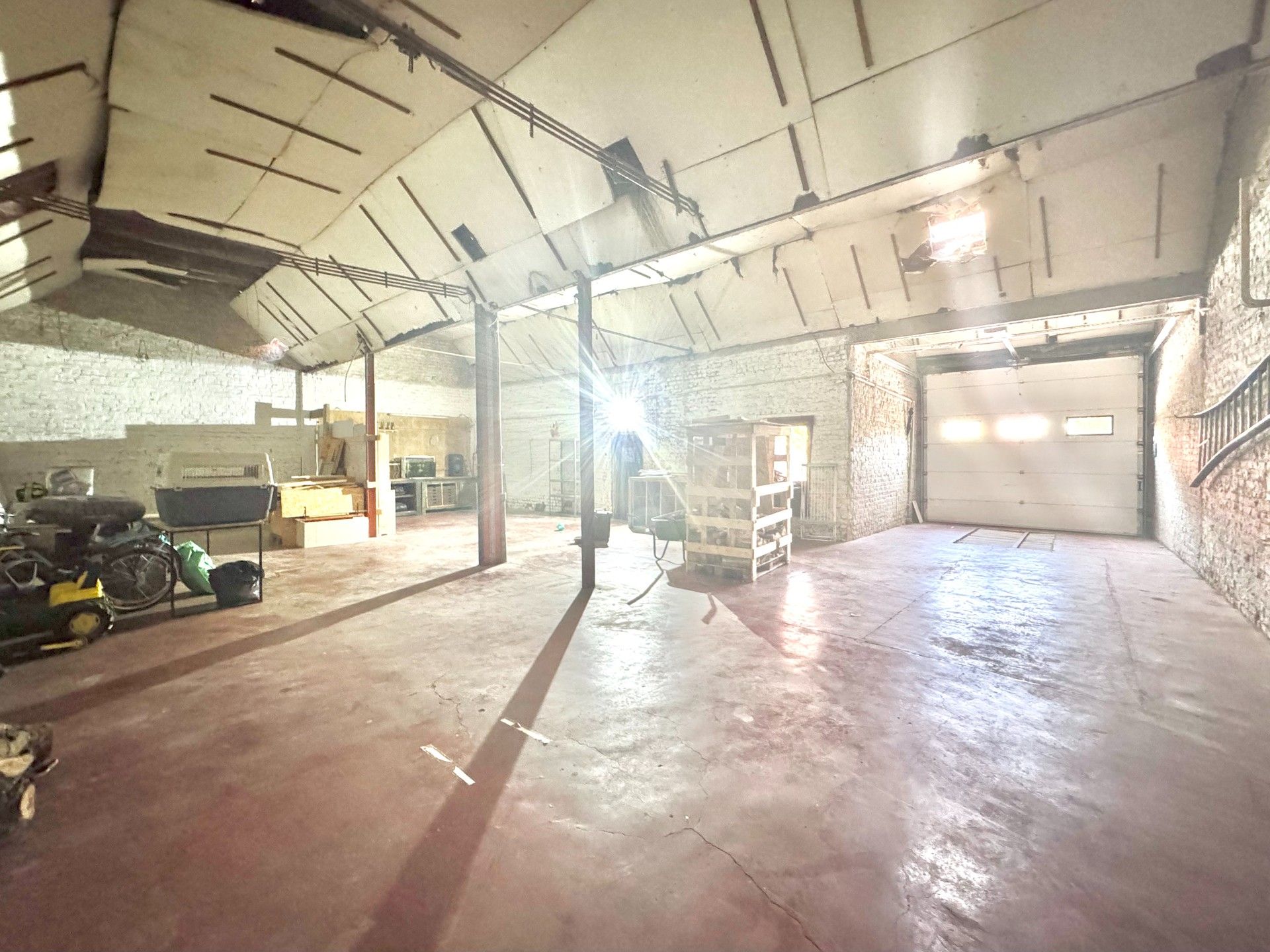 WONING MET MAGAZIJN OP 562 M² foto 7