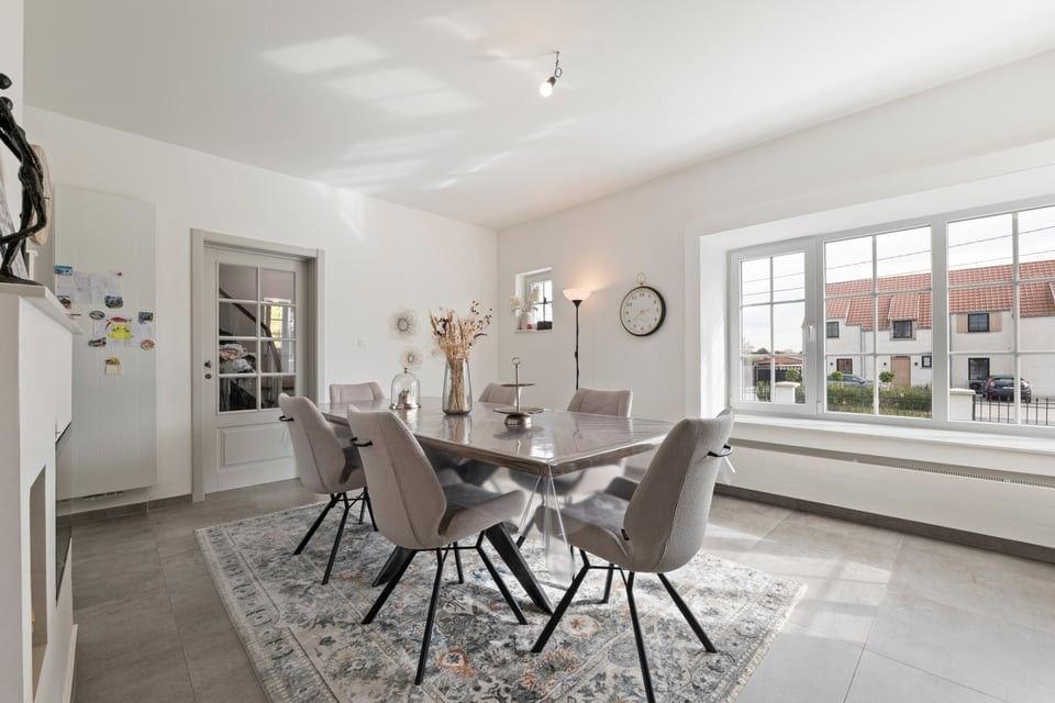 RUIME, GERENOVEERDE OPEN BEBOUWING MET 6 SLKS EN KNAPPE TUIN IN ALKEN foto 14