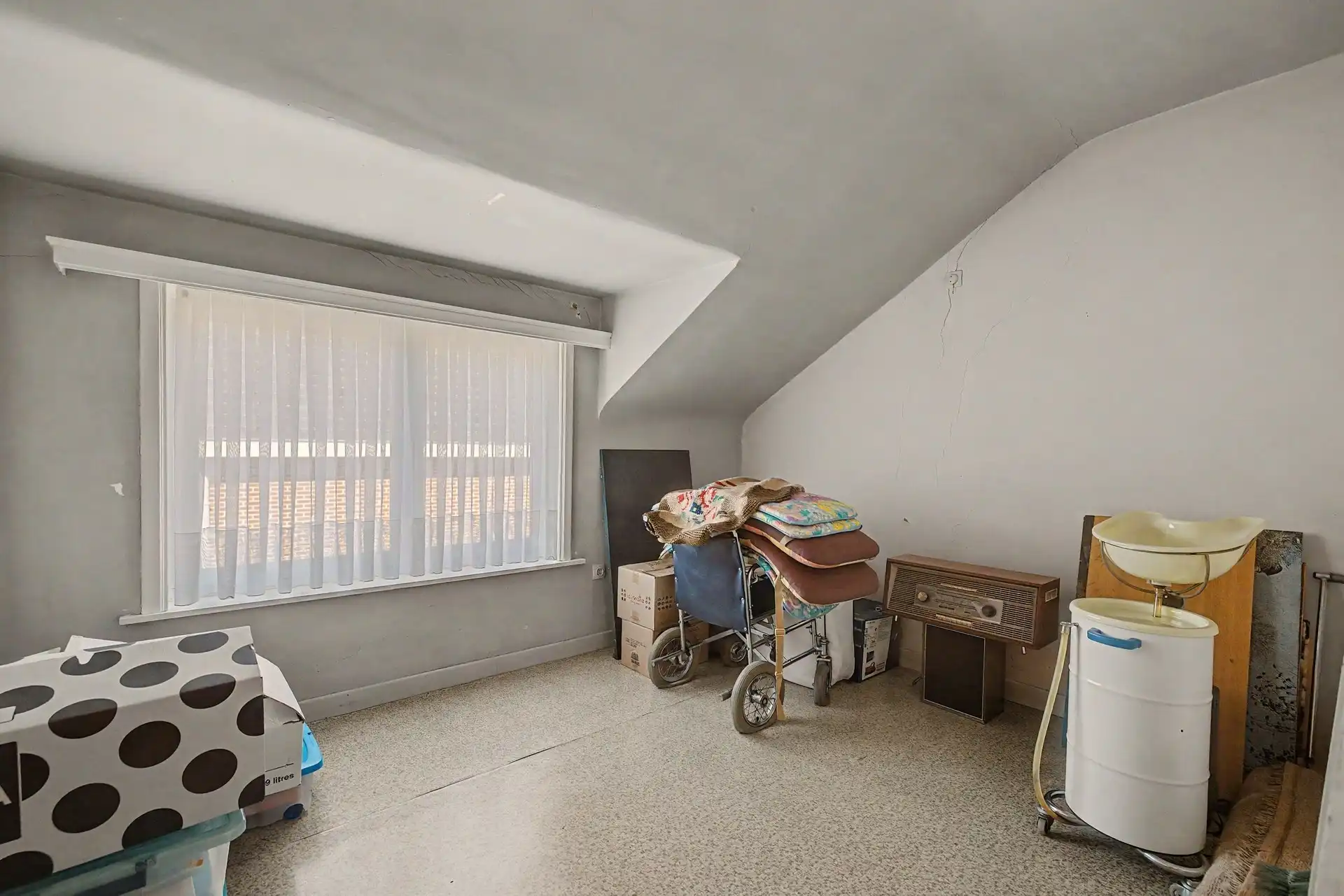 Te renoveren gezinswoning met garage en tuin nabij het centrum van De Klinge foto 19