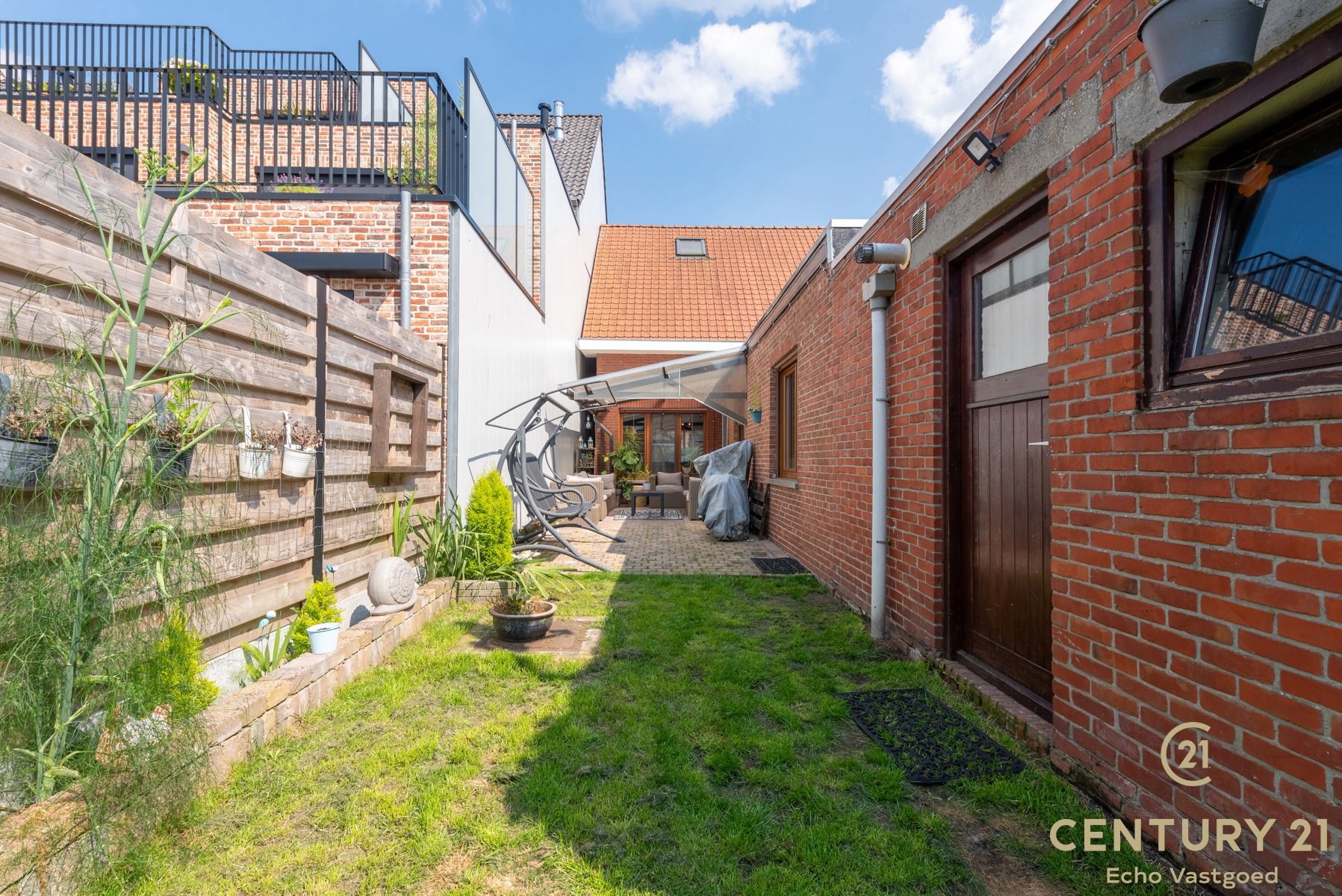 Charmante deels gerenoveerde woning met gezellige tuin foto 24