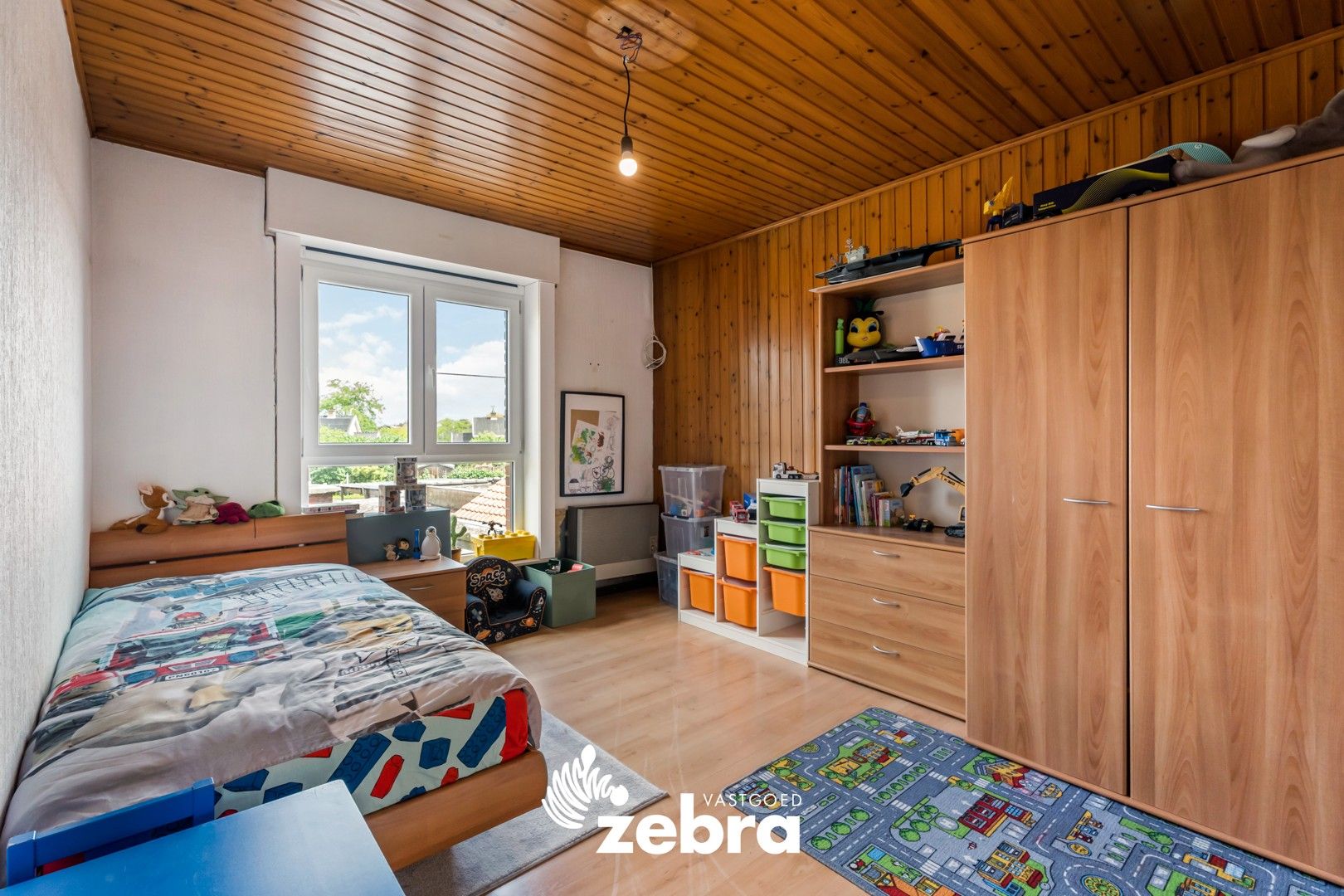 Instapklare woning met grote garage en 3 volwaardige slaapkamers! foto 12