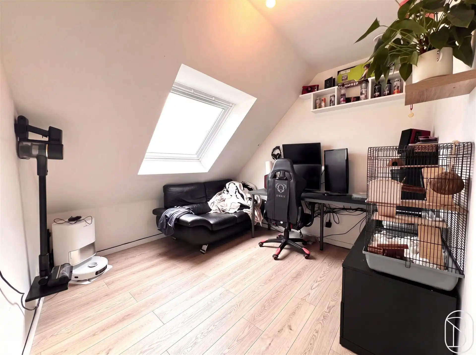 Leuk recente penthouse met terras en 2 SLK! foto 10