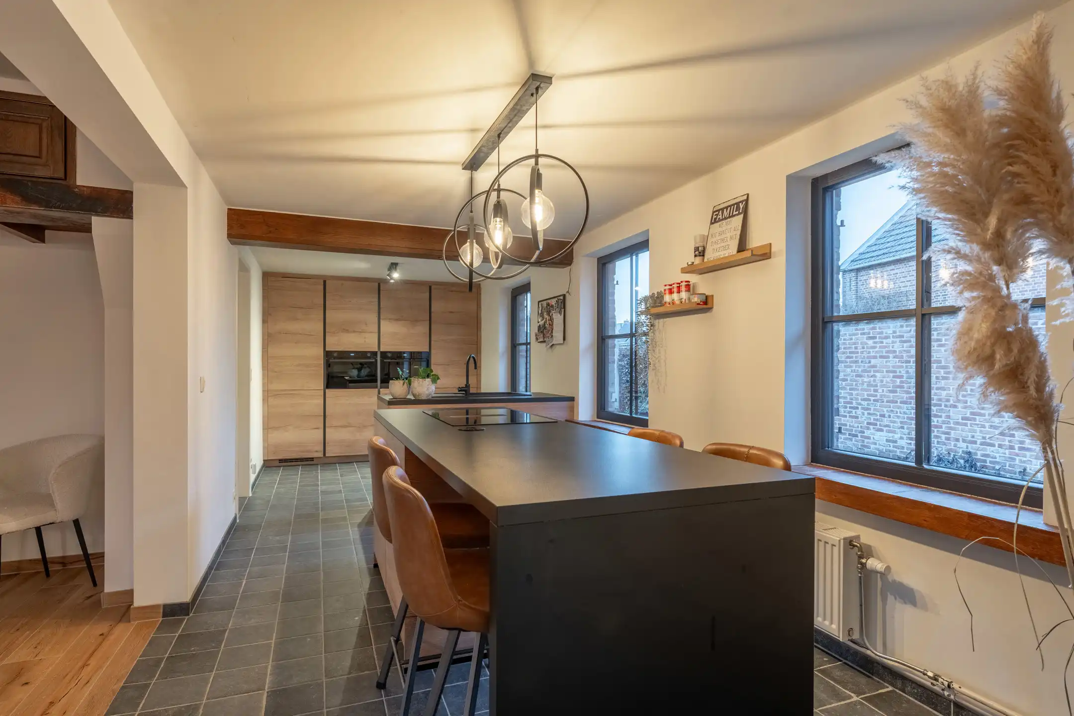 Instapklare gezinswoning met 5 slpks en 2 bdks te Vosselaar. foto 12