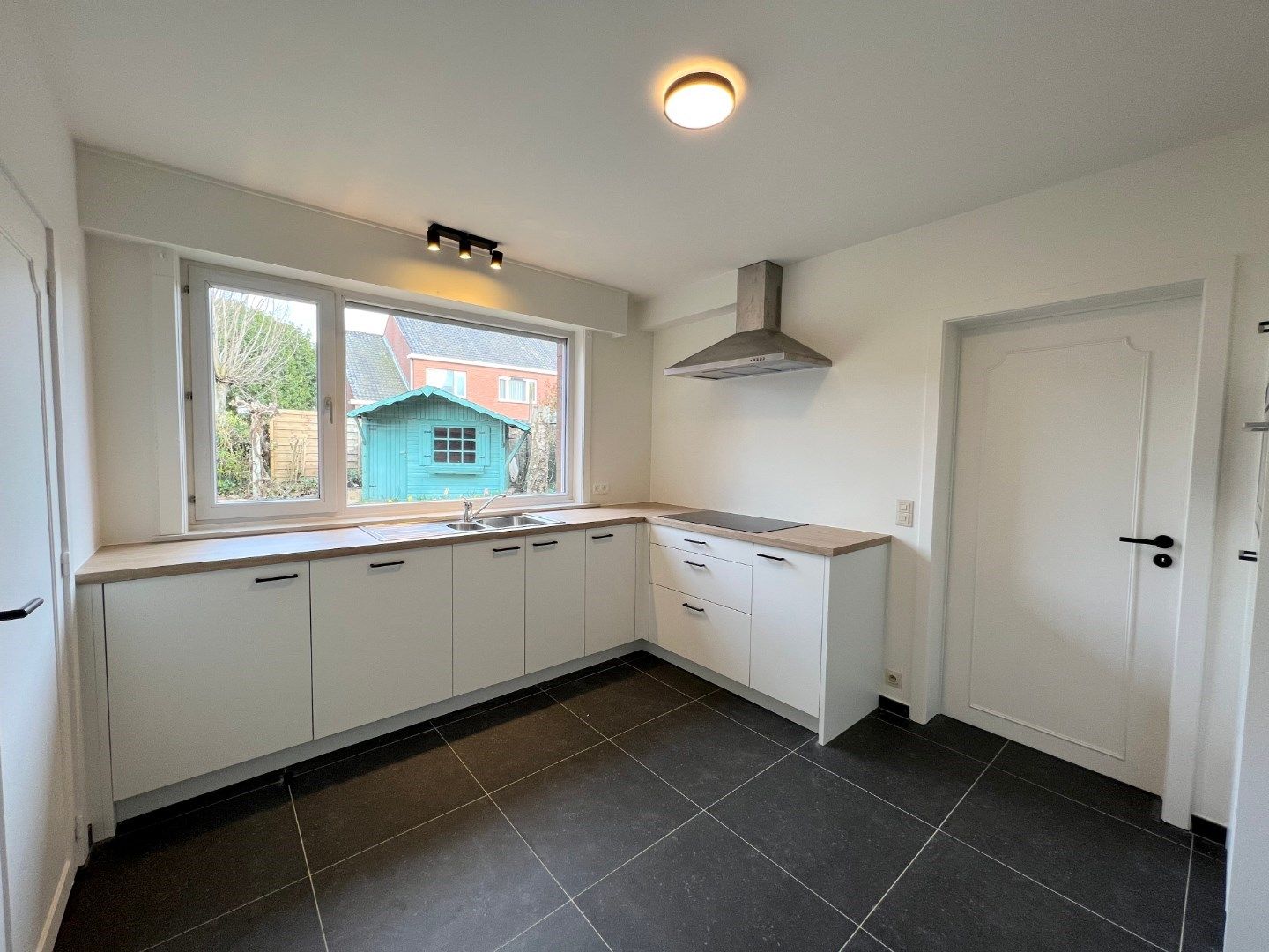 WONING MET 3 SLAAPKAMERS, GARAGE EN TUIN IN LANGEMARK foto 5