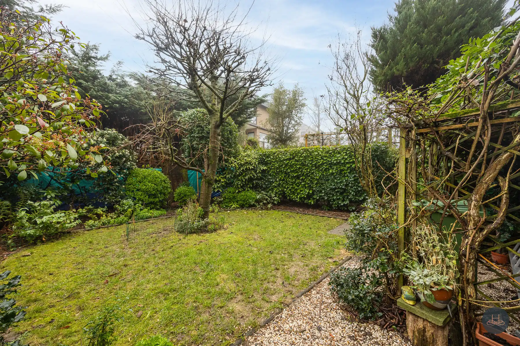 Warme, halfopen energiezuinige woning met dubbele garage foto 5